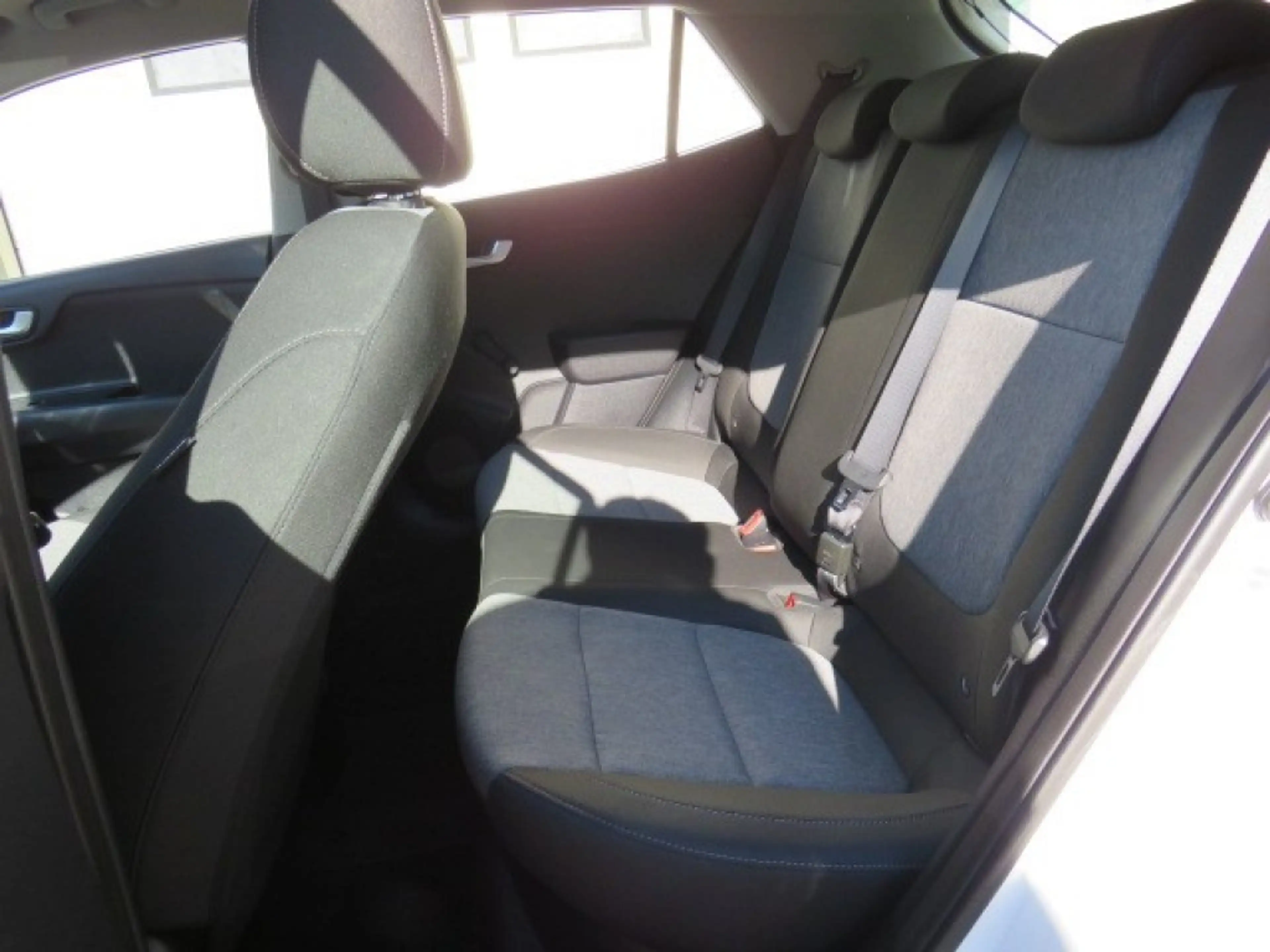 Kia Stonic 1.0 T-GDI DYNAMICLINE — photo 18