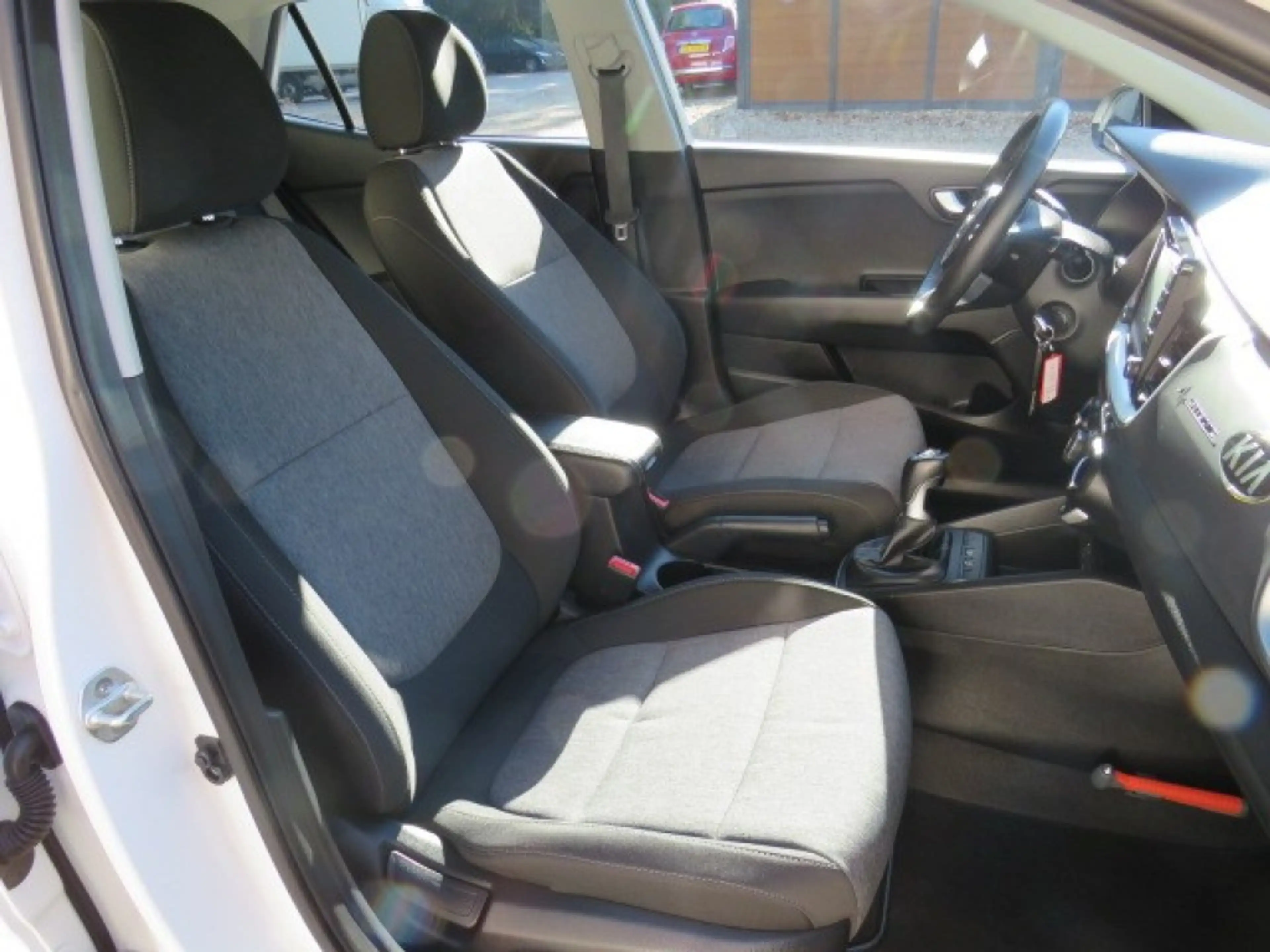 Kia Stonic 1.0 T-GDI DYNAMICLINE — photo 17