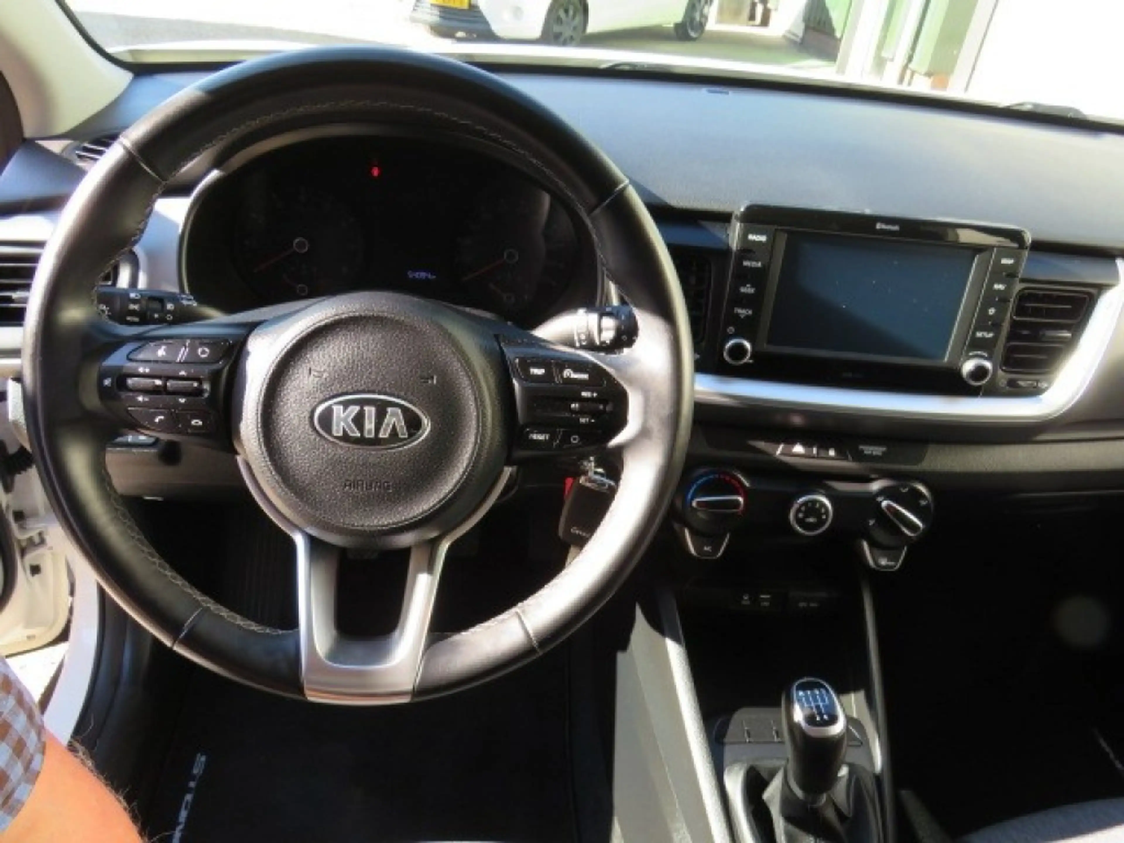 Kia Stonic 1.0 T-GDI DYNAMICLINE — photo 12