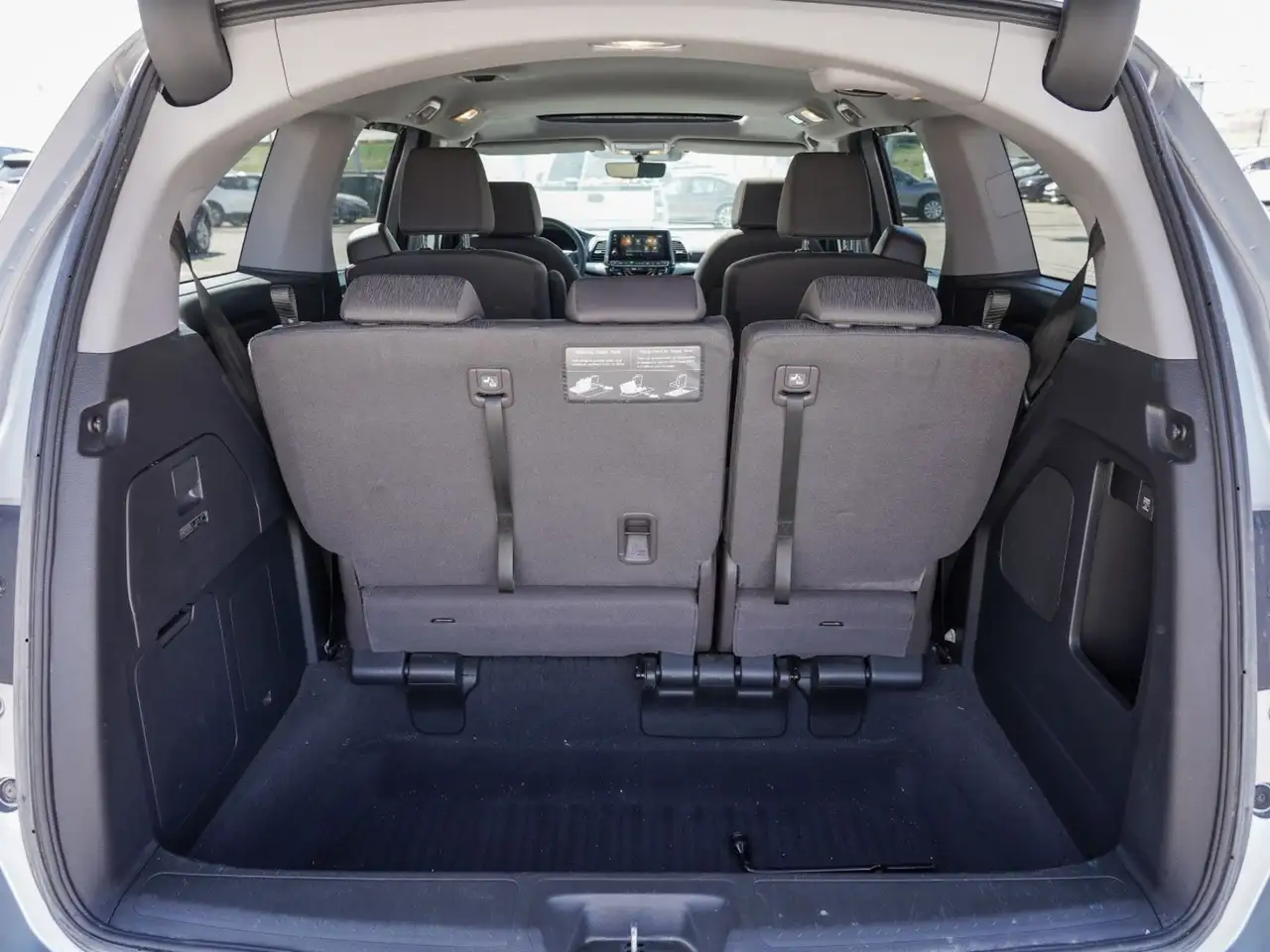 Honda Odyssey снимка Honda Odyssey
