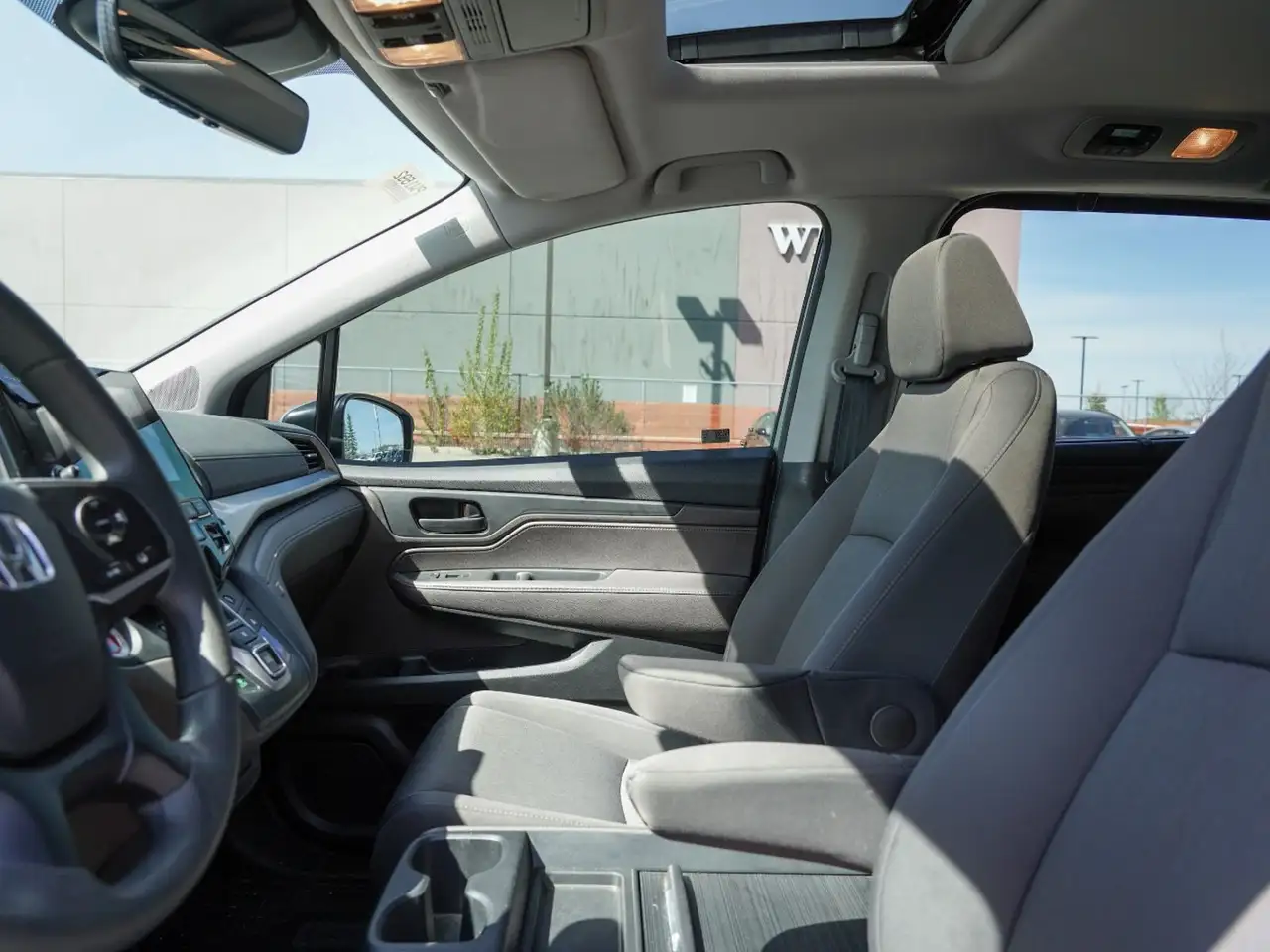 Honda Odyssey снимка Honda Odyssey
