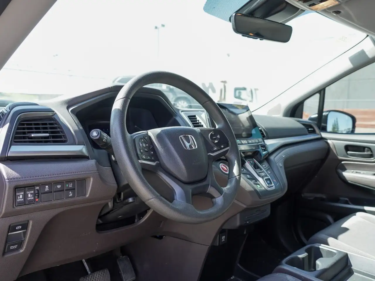Honda Odyssey снимка Honda Odyssey