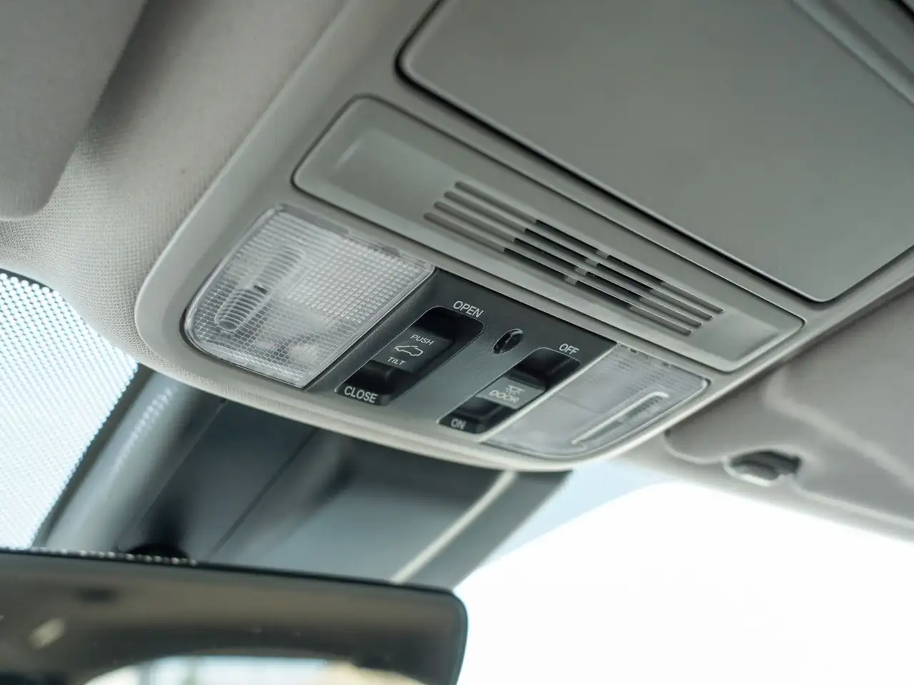 Honda Odyssey снимка Honda Odyssey