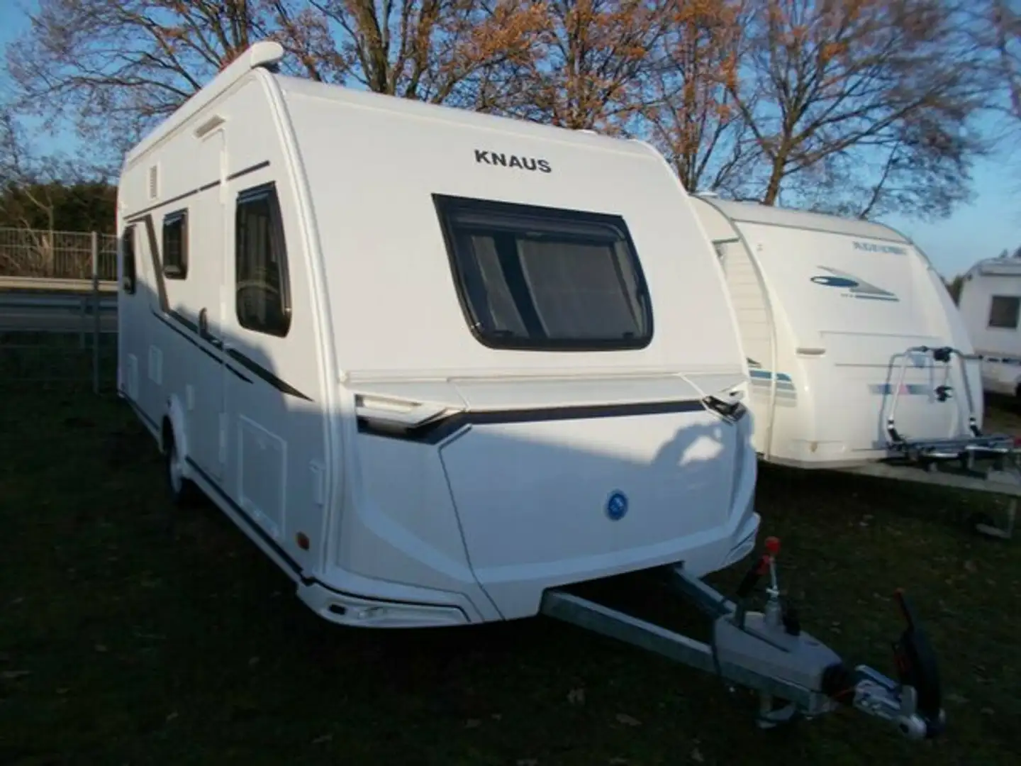 Knaus Südwind 500 QDK Markise, Etagenbett - 2