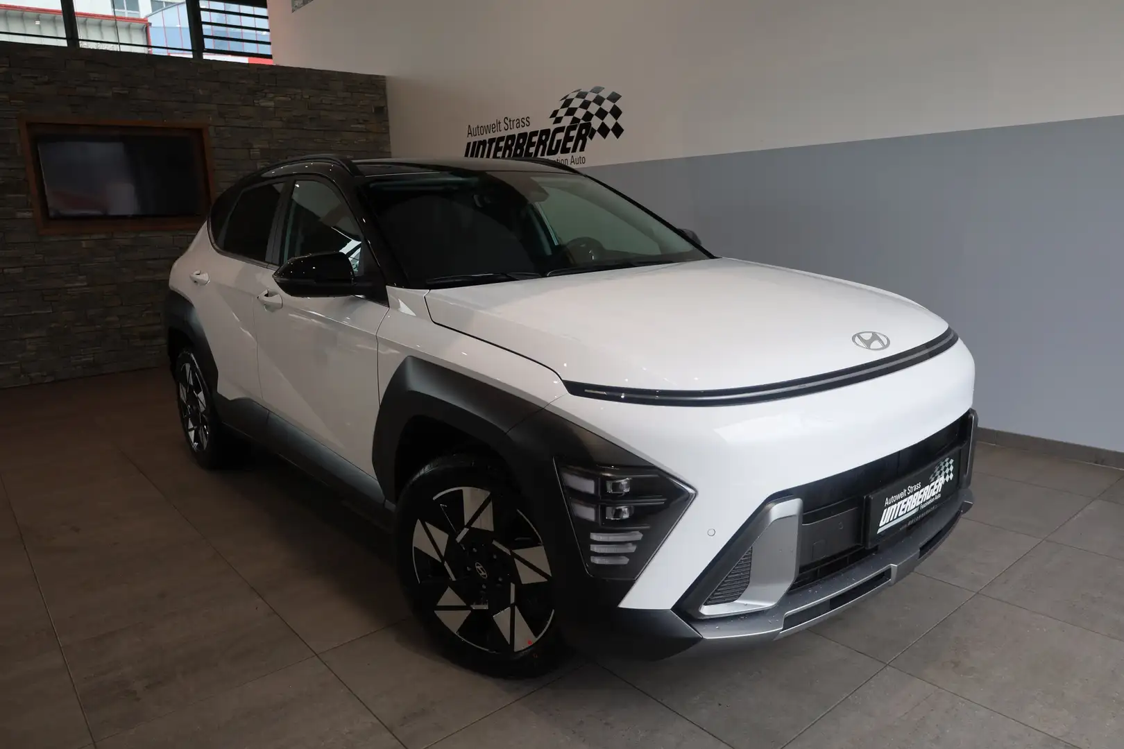 Hyundai KONA Hybrid GO Plus 1.6 GDI 2WD HEV Schwarz - 1