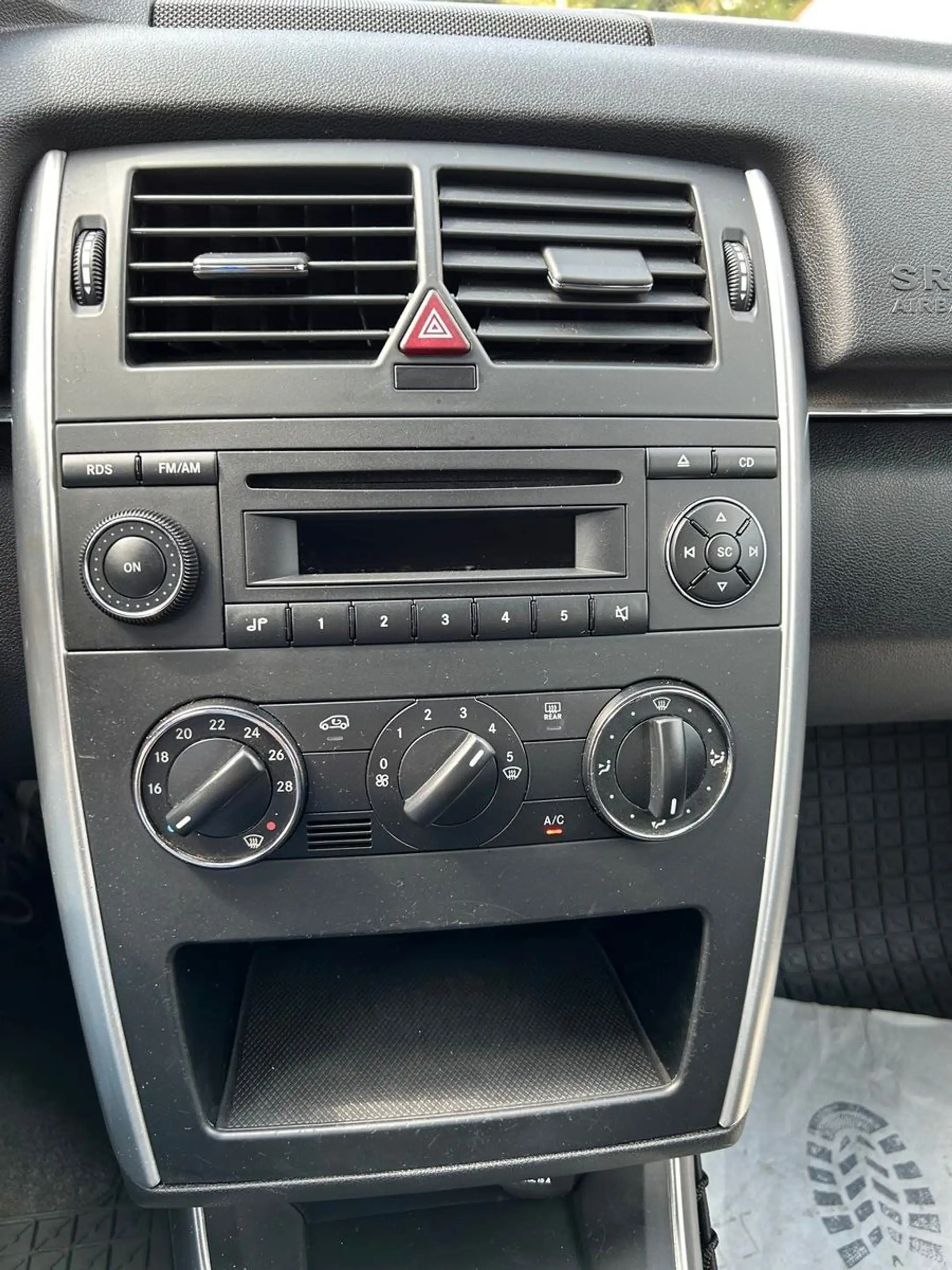 Mercedes-Benz B 180 CDI Xenon,RCD,Alufelgen,EFH,USB — photo 13