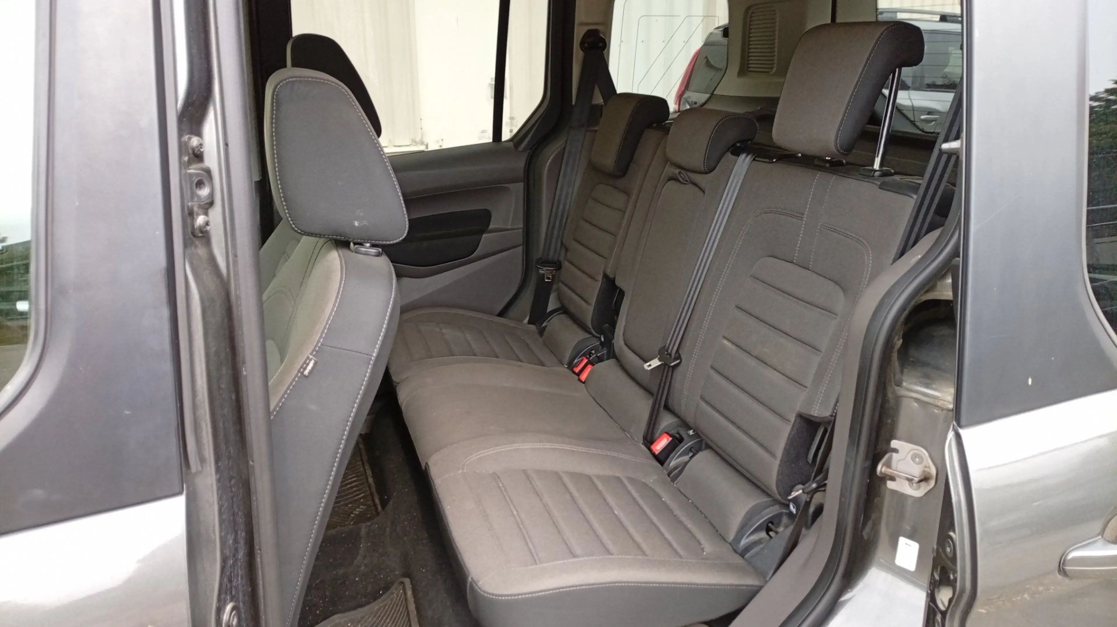 Ford Tourneo Connect 1.5 TDCi/EcoBlue Titanium S/S EcoB — photo 15