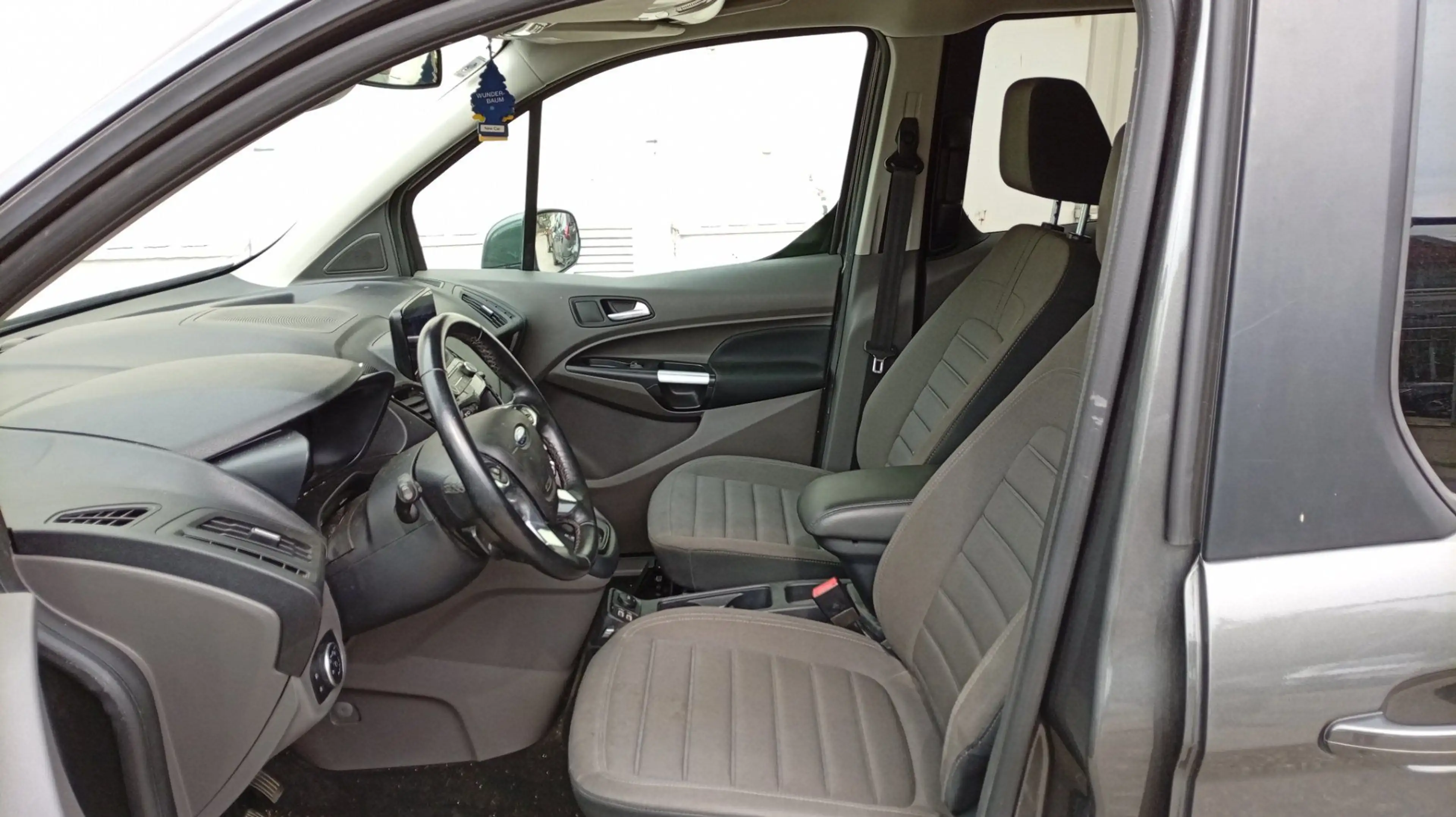 Ford Tourneo Connect 1.5 TDCi/EcoBlue Titanium S/S EcoB — photo 14