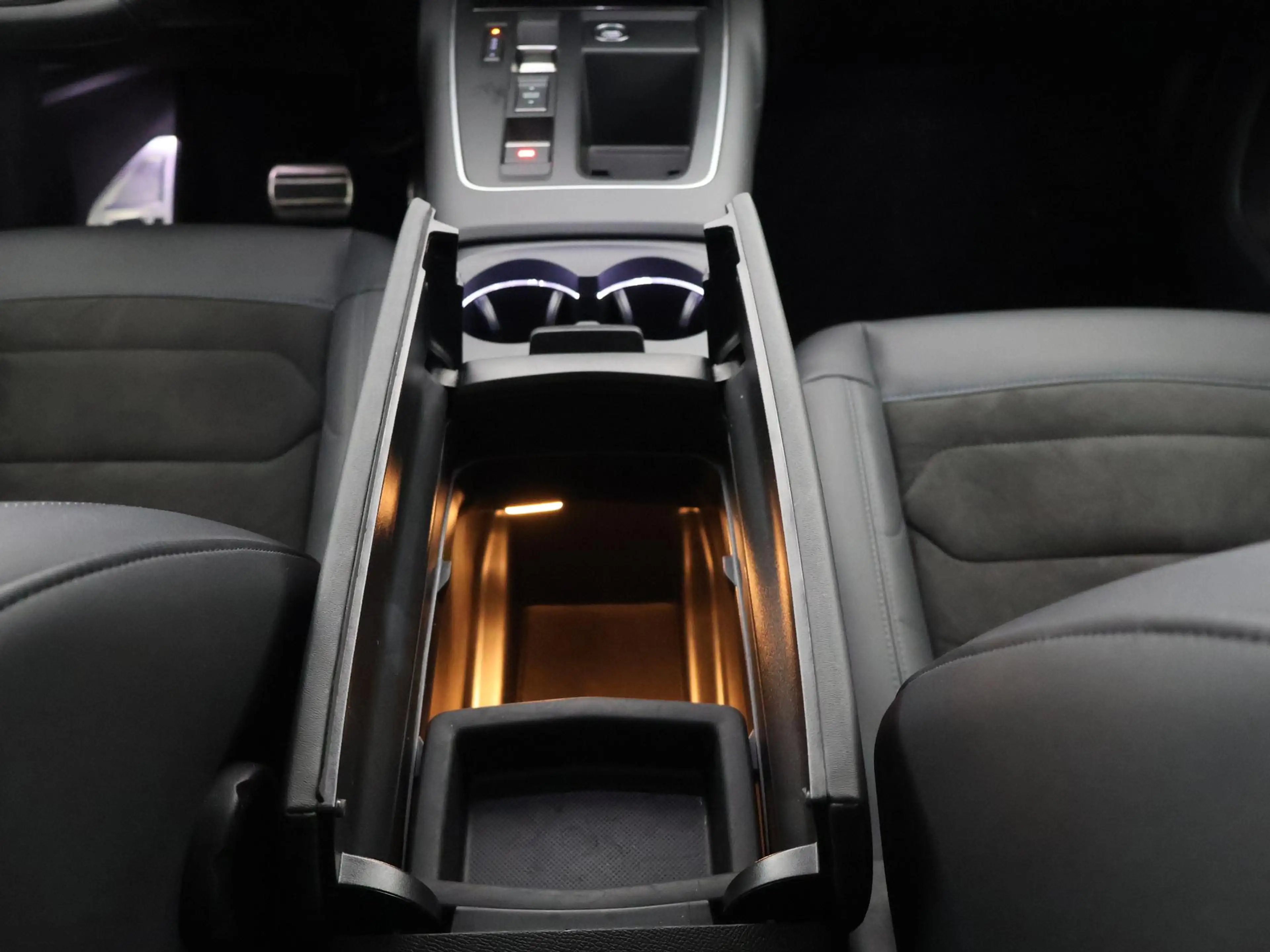 Citroen C5 Aircross 1.6 PLUG-IN HYBRID BUSINESS+ AUTOM. GAR 10/2032* N — photo 32