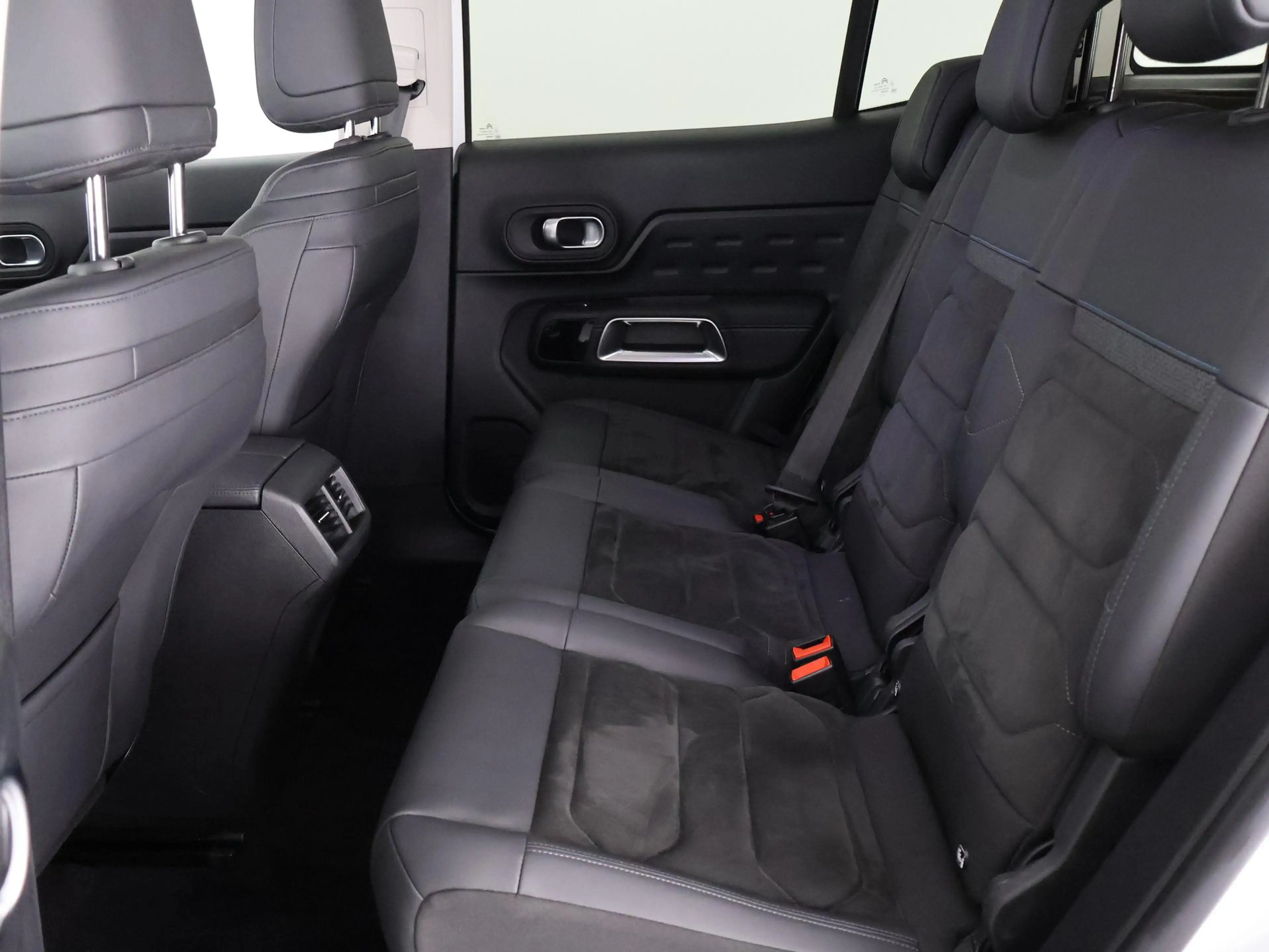 Citroen C5 Aircross 1.6 PLUG-IN HYBRID BUSINESS+ AUTOM. GAR 10/2032* N — photo 13