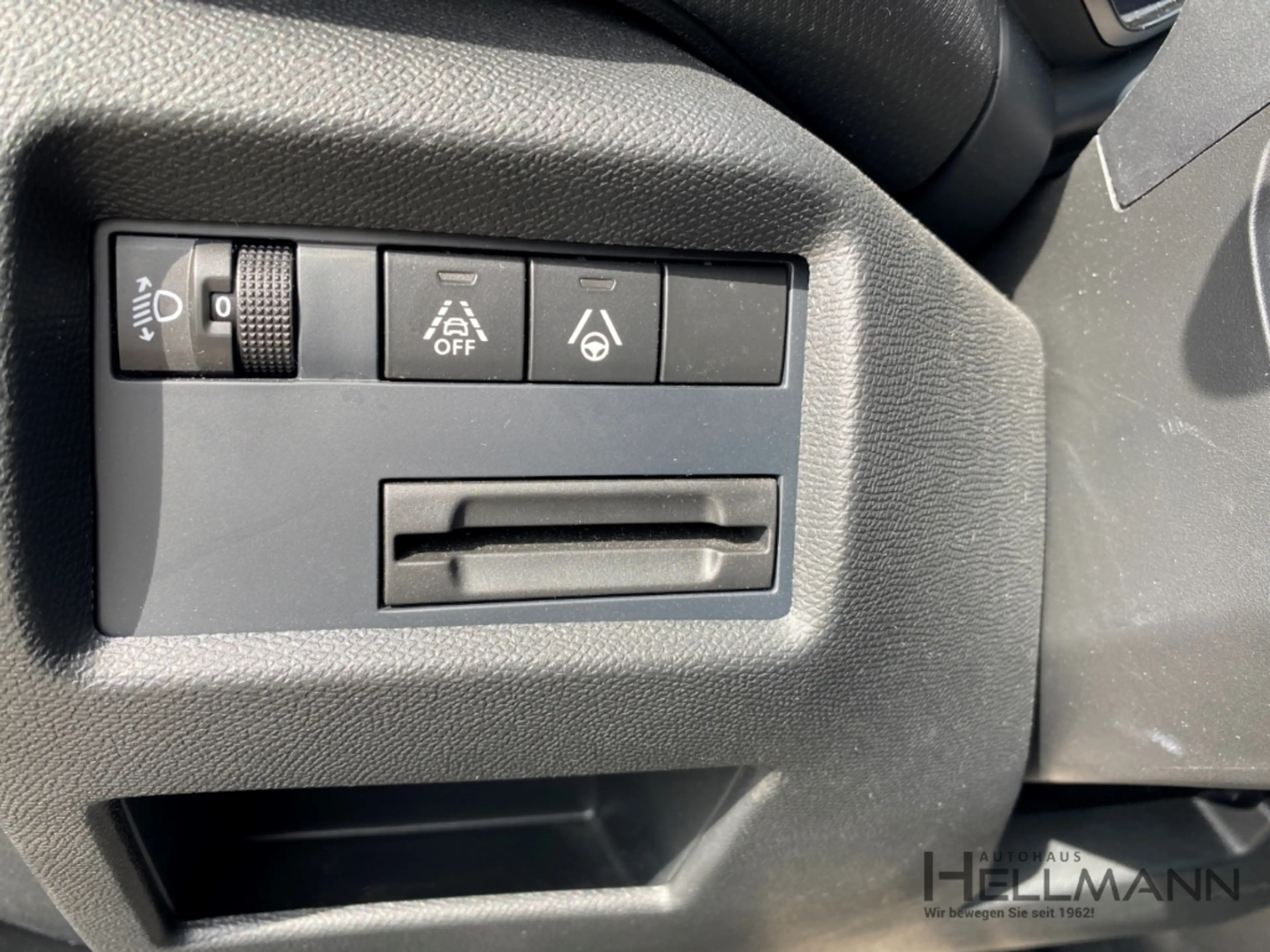 Citroen C5 Aircross Shine Pack PT 130 EAT8 *Navi*Sitzheizung*Kamera* — photo 12