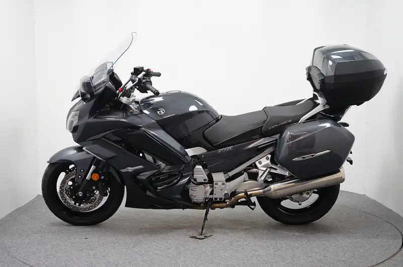 Yamaha FJR 1300 - foto 5