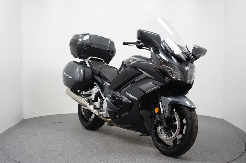 Yamaha FJR 1300 - foto 2