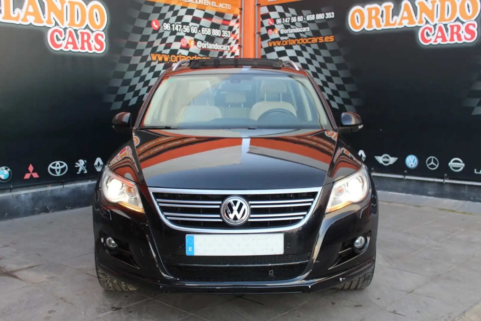 Volkswagen Tiguan 2.0TDI R-Line DSG Negro - 2