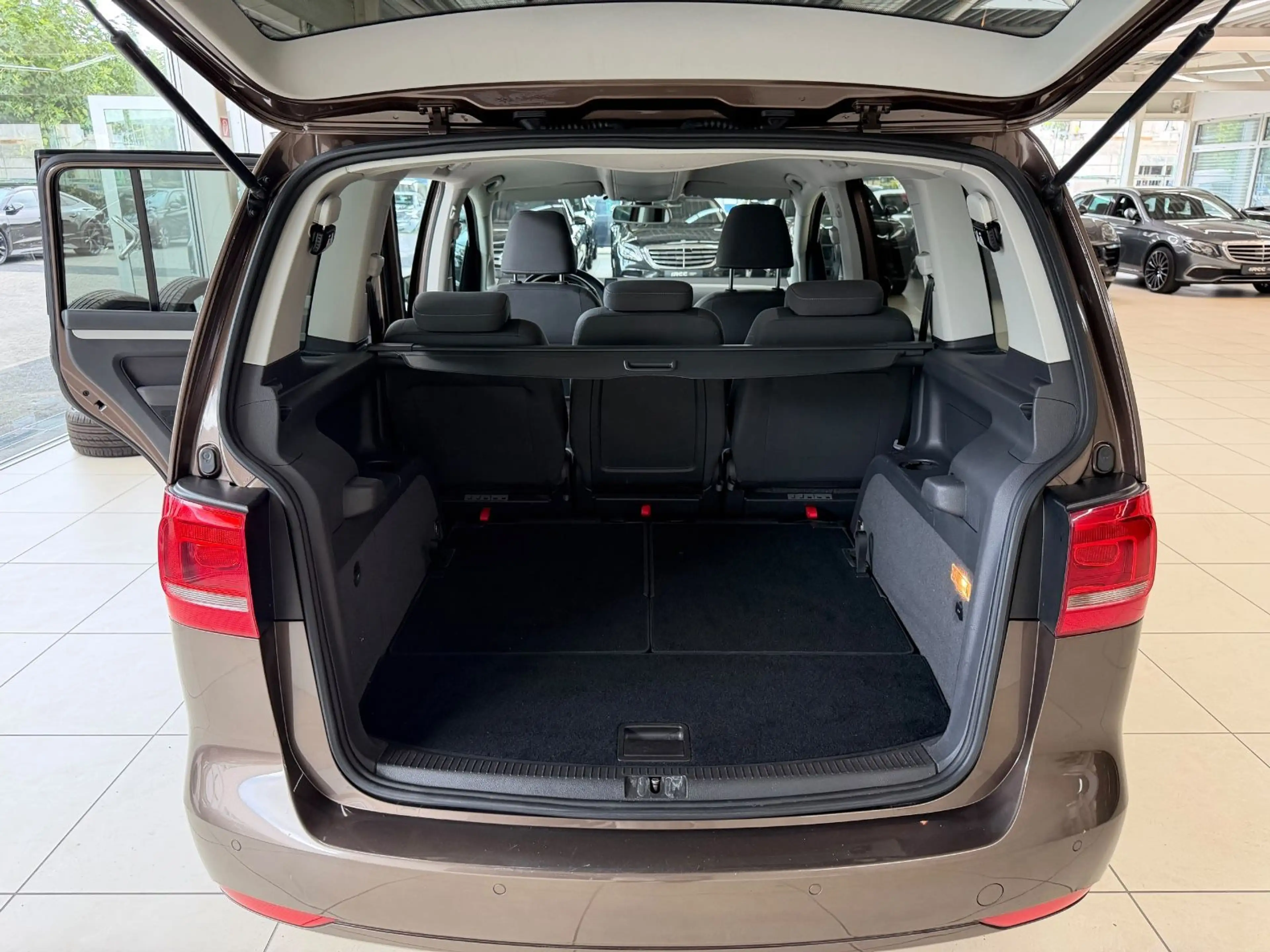 Volkswagen Touran Style 7-Sitzer — photo 9