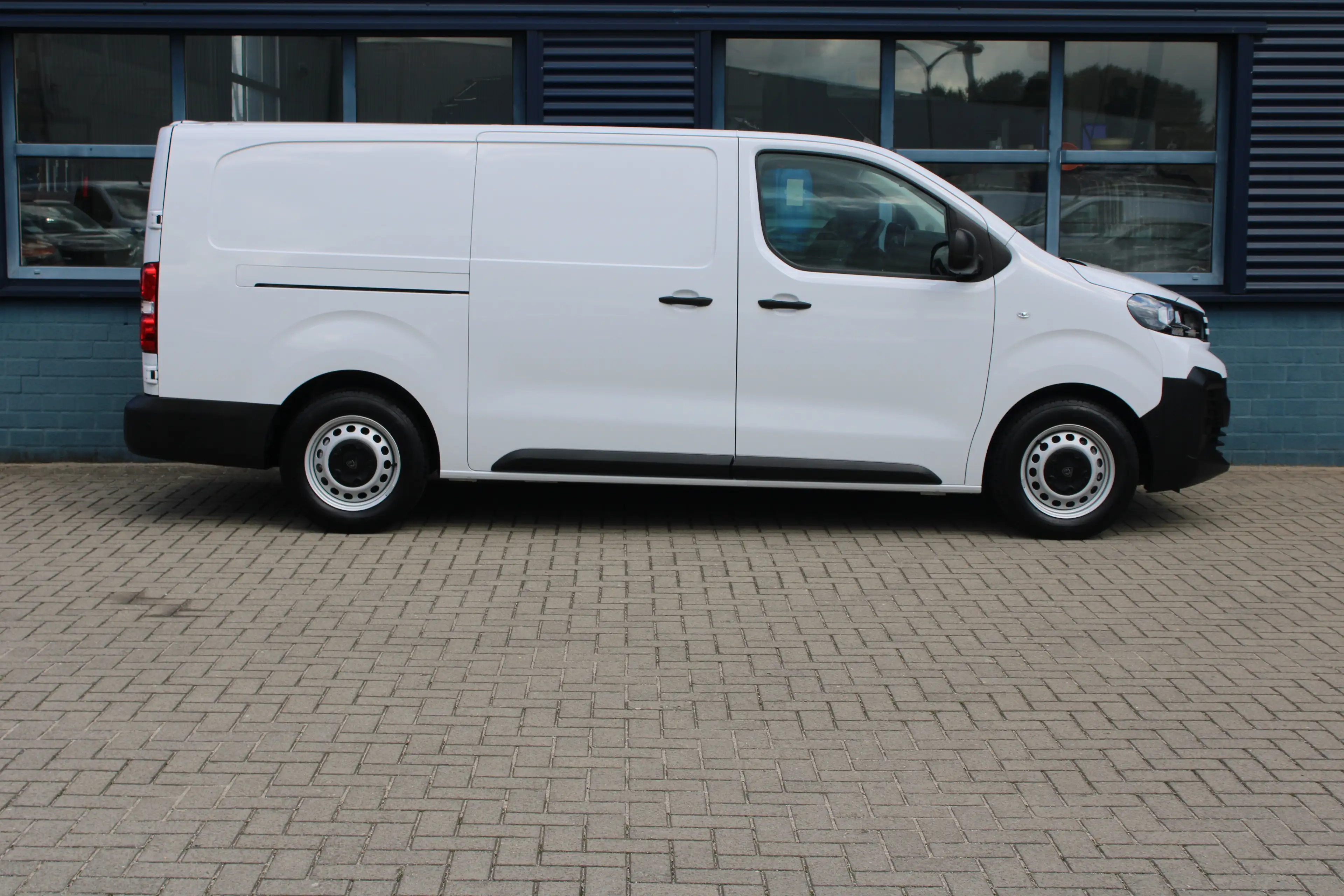 Peugeot e-Expert L3 75 kWh | 8 JAAR GARANTIE | CAMERA | NAVI | DRAA — photo 7