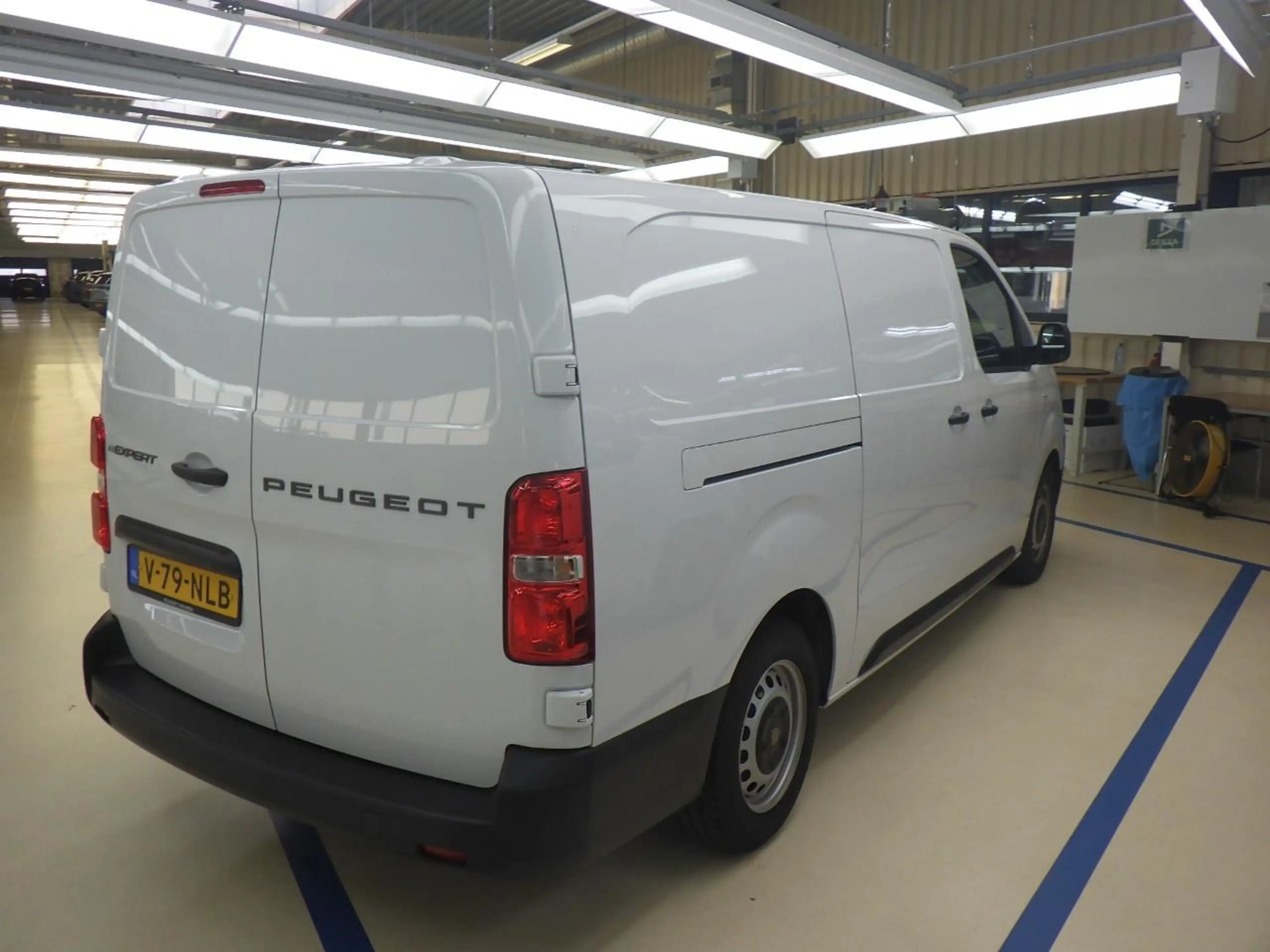 Peugeot e-Expert L3 75 kWh | 8 JAAR GARANTIE | CAMERA | NAVI | DRAA — photo 4