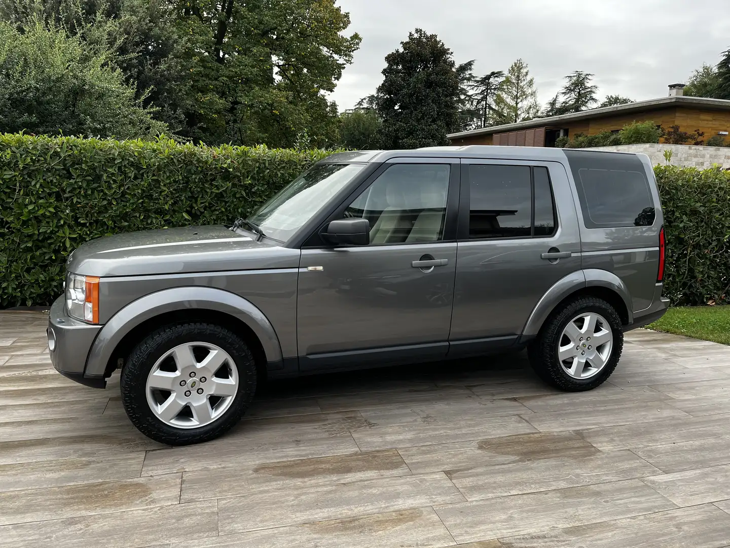 Land Rover Discovery 2.7 tdV6 HSE auto - 1