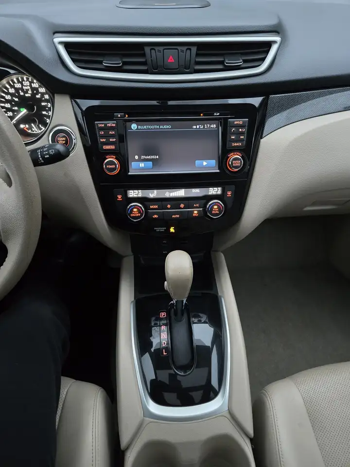 Nissan Rogue снимка Nissan Rogue