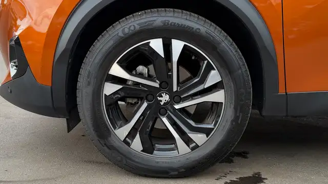 Peugeot 2008 view 6