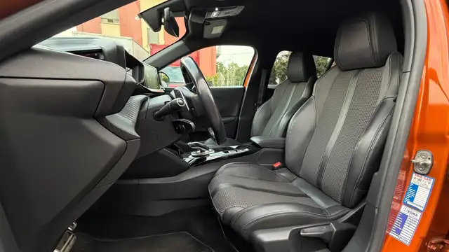Peugeot 2008 view 11