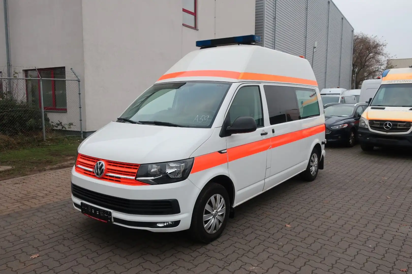 Volkswagen T6 Transporter Hochdach lang/KTW/Klima/Automatik Weiß - 1
