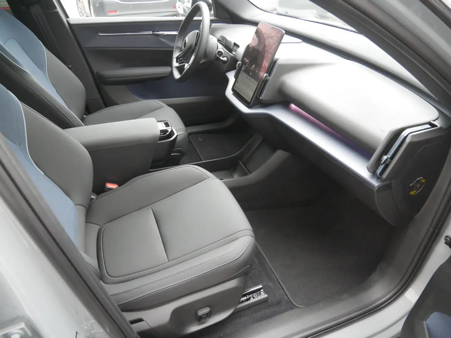 Volvo EX30 Single Motor Extended Range Ultra 360° Grau - 2