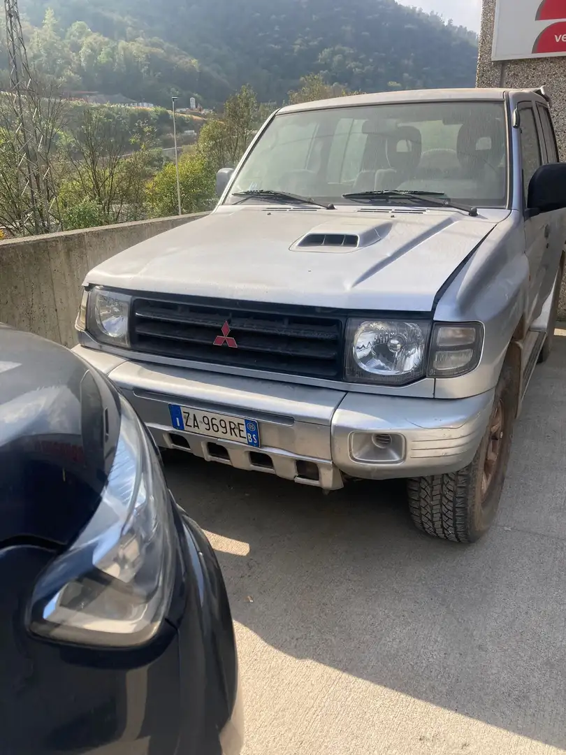Mitsubishi Pajero Pajero 3p 2.5 tdi GLX 115cv Argento - 1