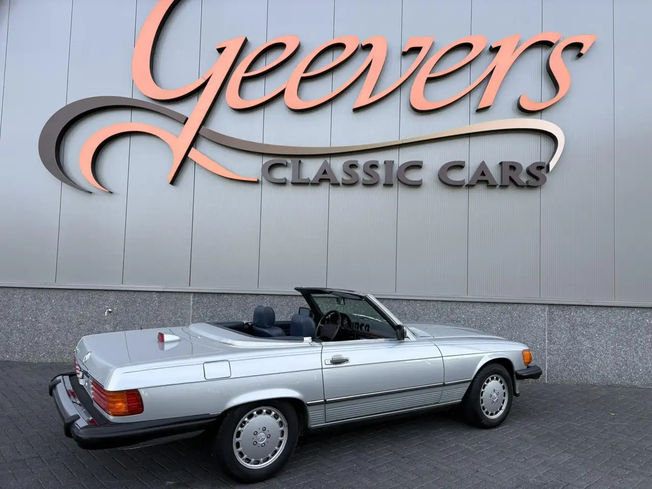 Mercedes-Benz SL 560 W107, foto 6