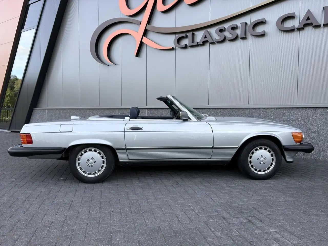 Mercedes-Benz SL 560 W107, foto 5