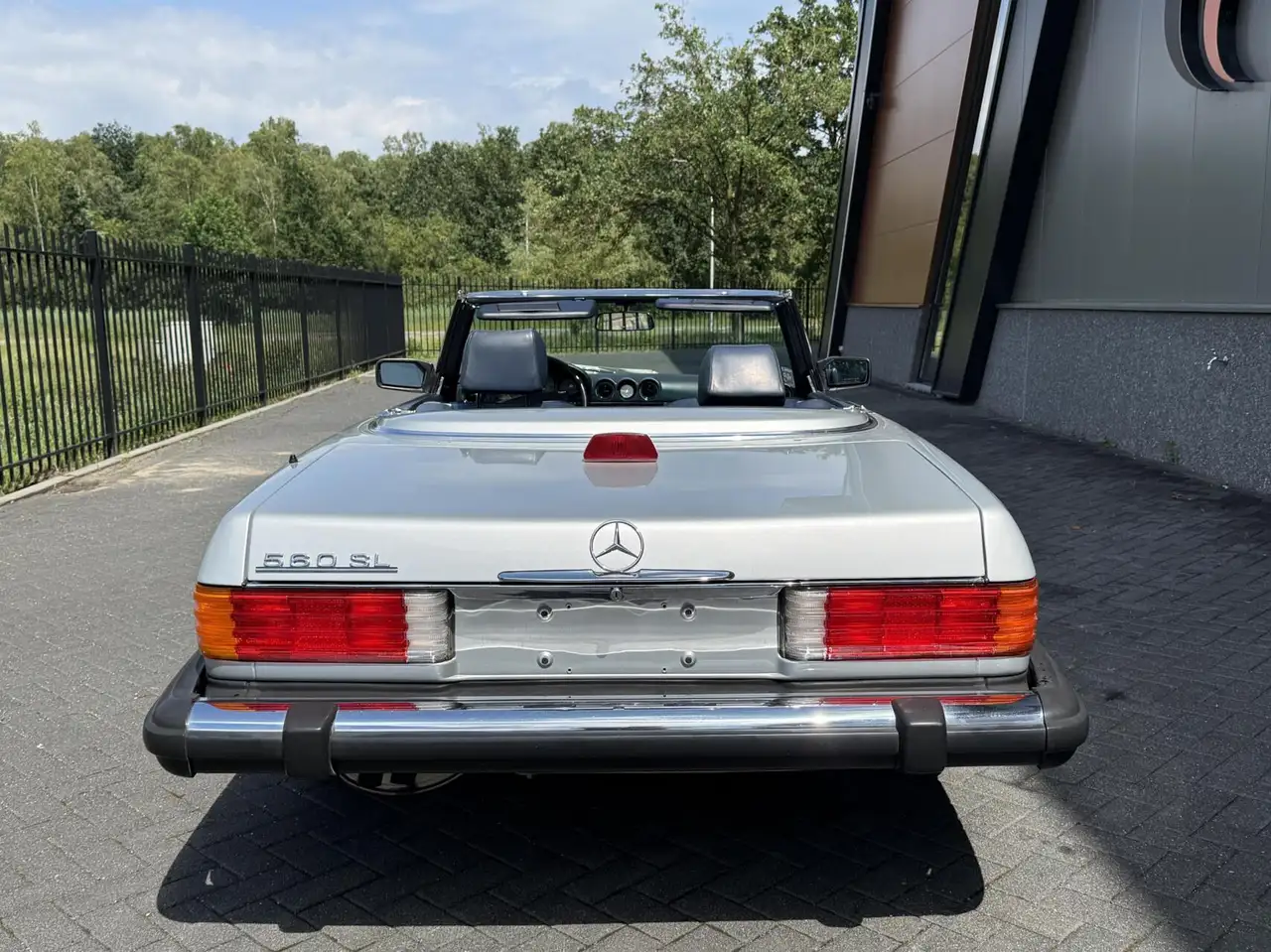 Mercedes-Benz SL 560 W107, foto 9