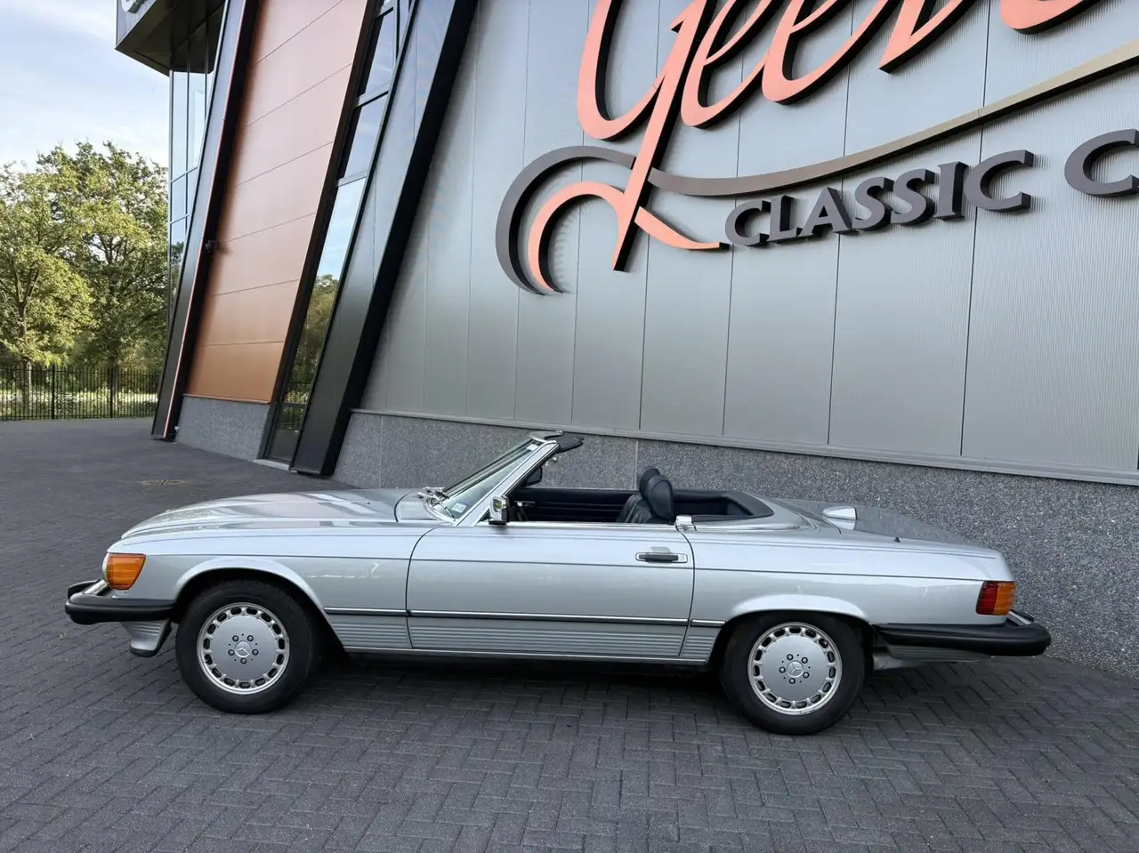 Mercedes-Benz SL 560 W107, foto 11