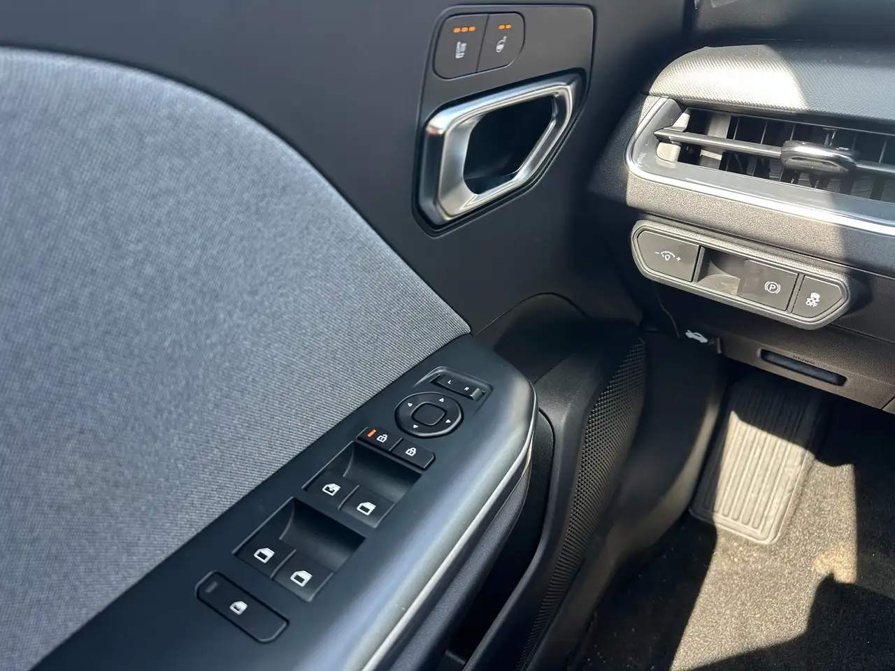 Kia K4 снимка Kia K4