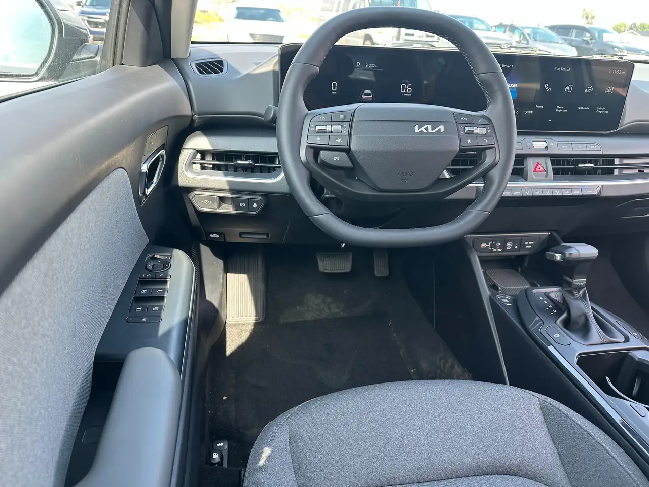 Kia K4 снимка Kia K4