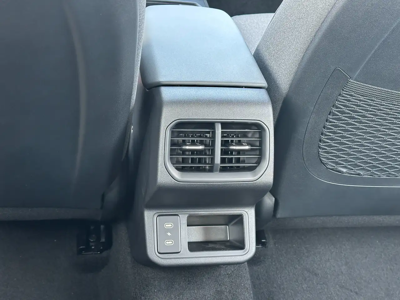 Kia K4 снимка Kia K4