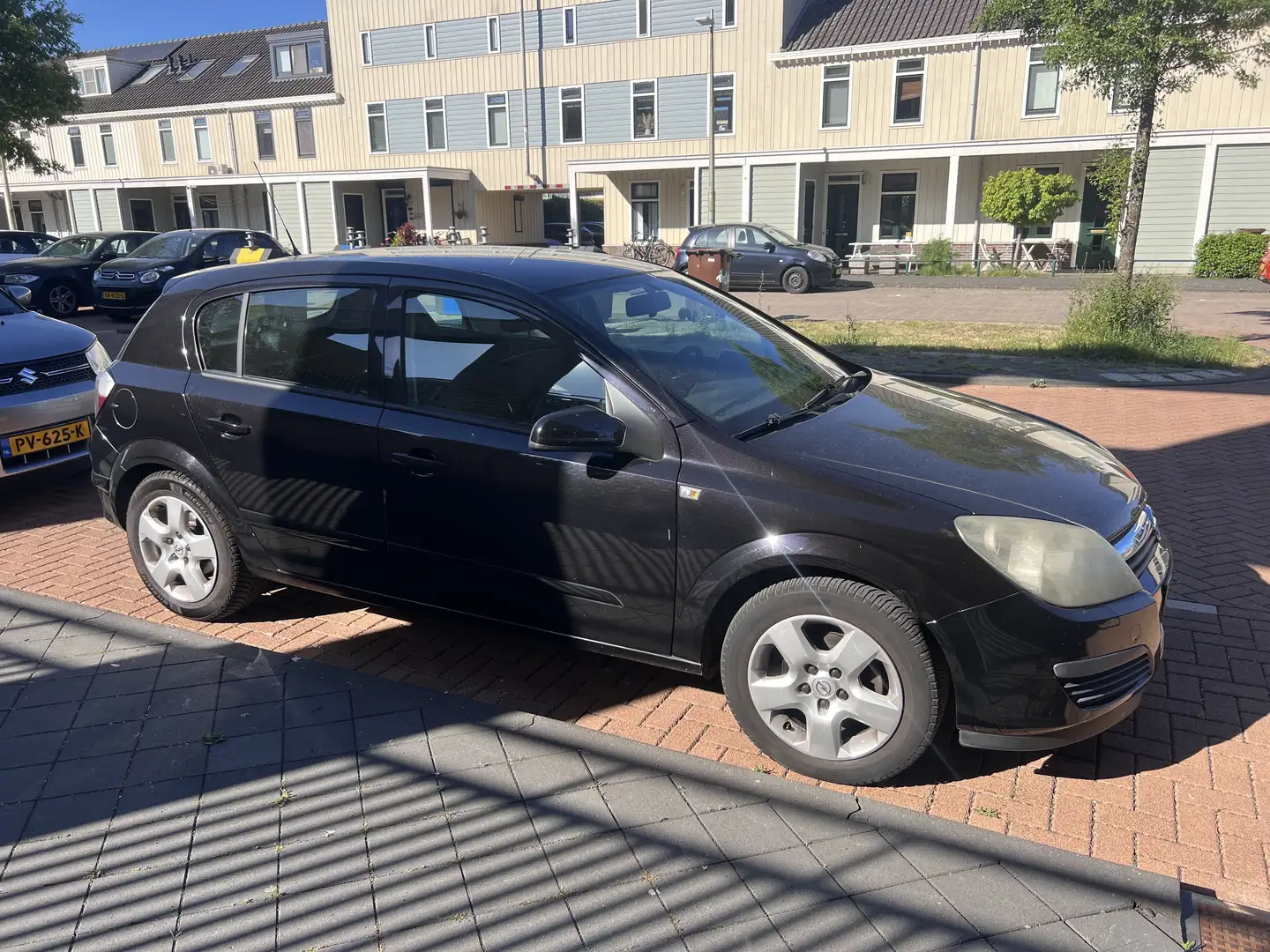 Opel Astra 1.6 Edition Zwart - 2