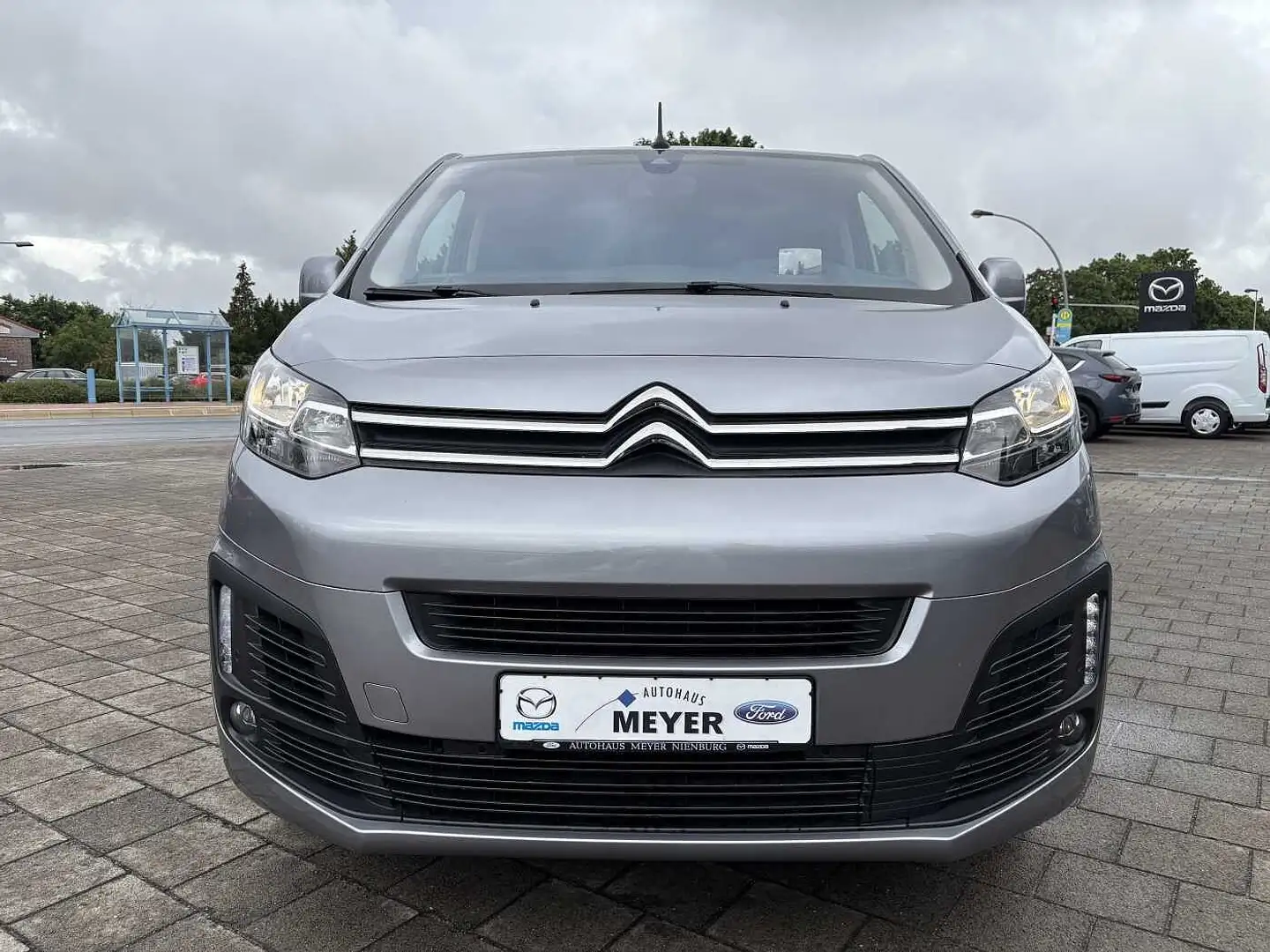Citroen Jumpy 2.0 BlueHDi 150 XL Club DoKa Grey - 2