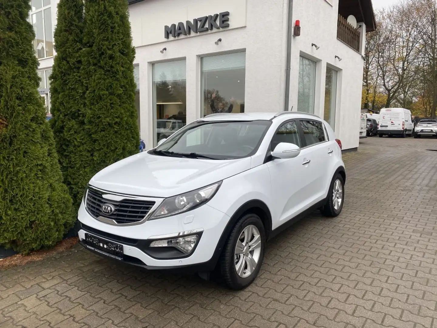 Kia Sportage 2.0 CVVT 2WD Automatik Spirit Blanc - 1