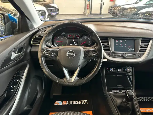 Opel Grandland view 6