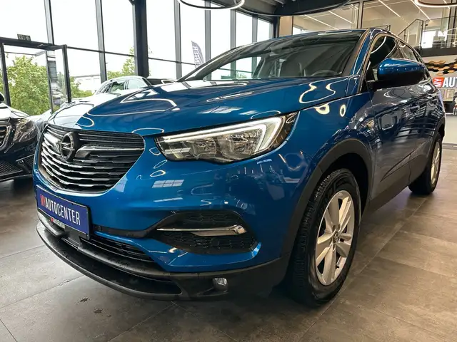 Opel Grandland view 4