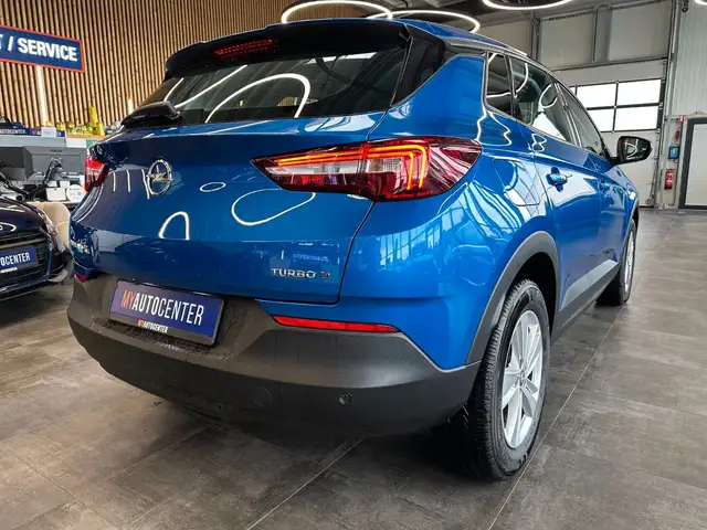 Opel Grandland view 2