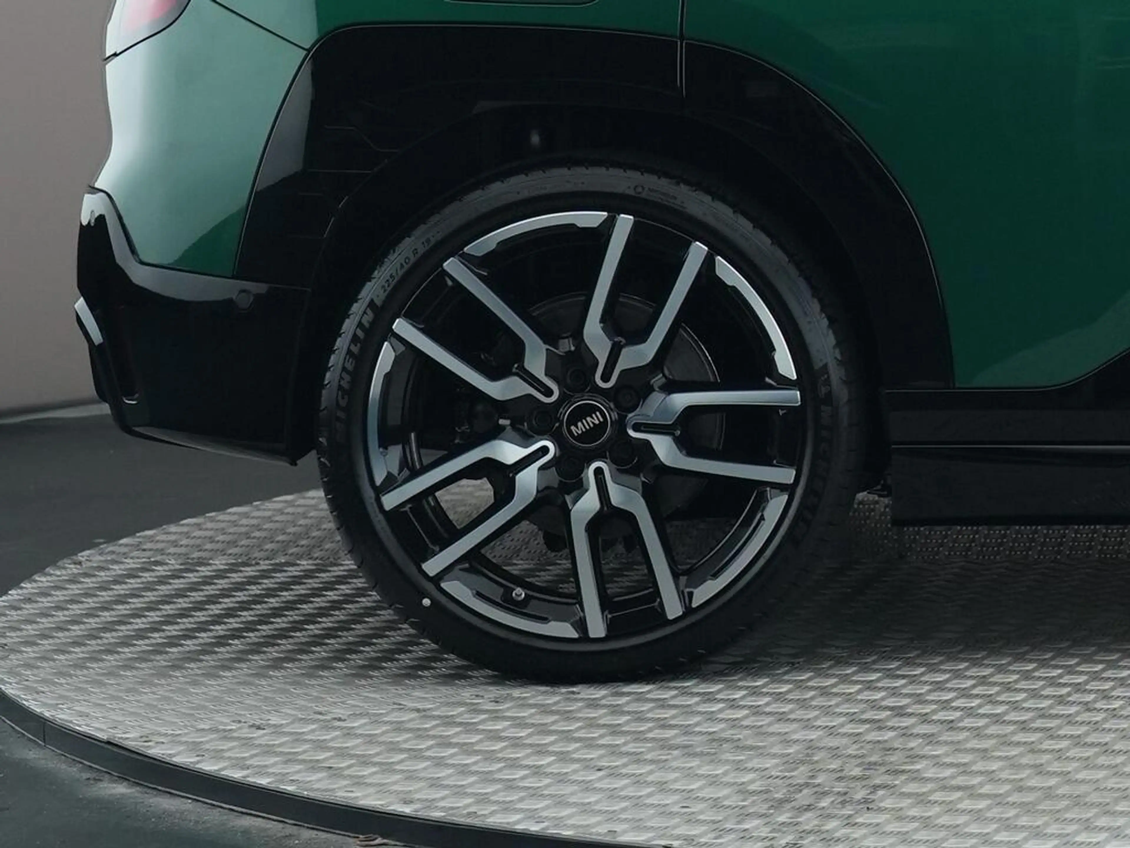 MINI Aceman E John Cooper Works L 42.5 kWh — photo 14