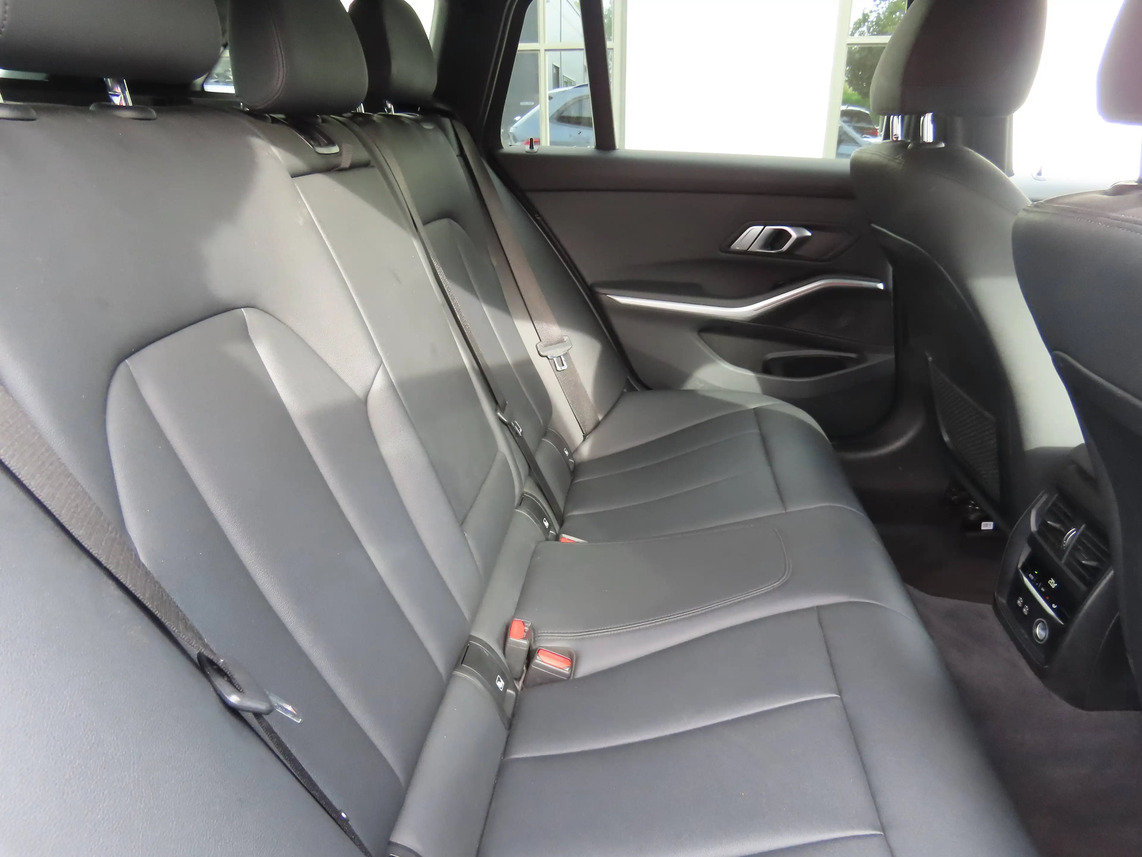 BMW 320 Touring 320 dA AdBlue — photo 13