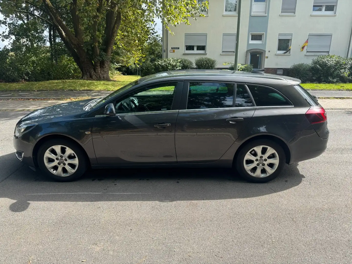 Opel Insignia A Sports Tourer Business Edition Grau - 2