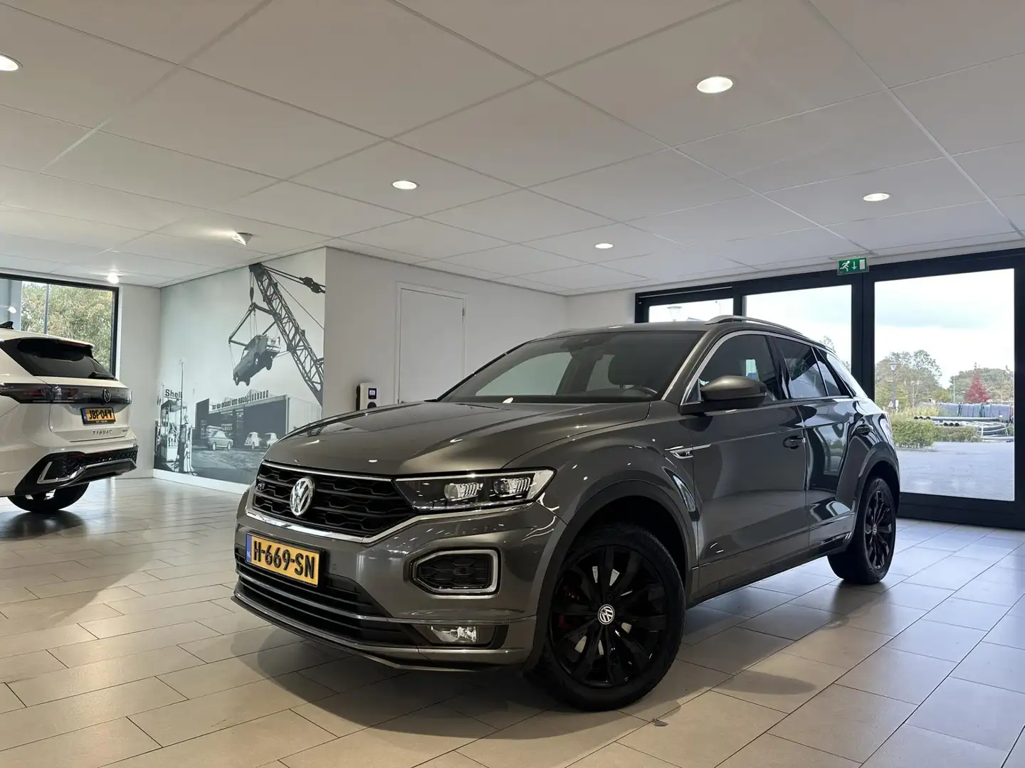 Volkswagen T-Roc 1.0 TSI R LINE Gris - 2
