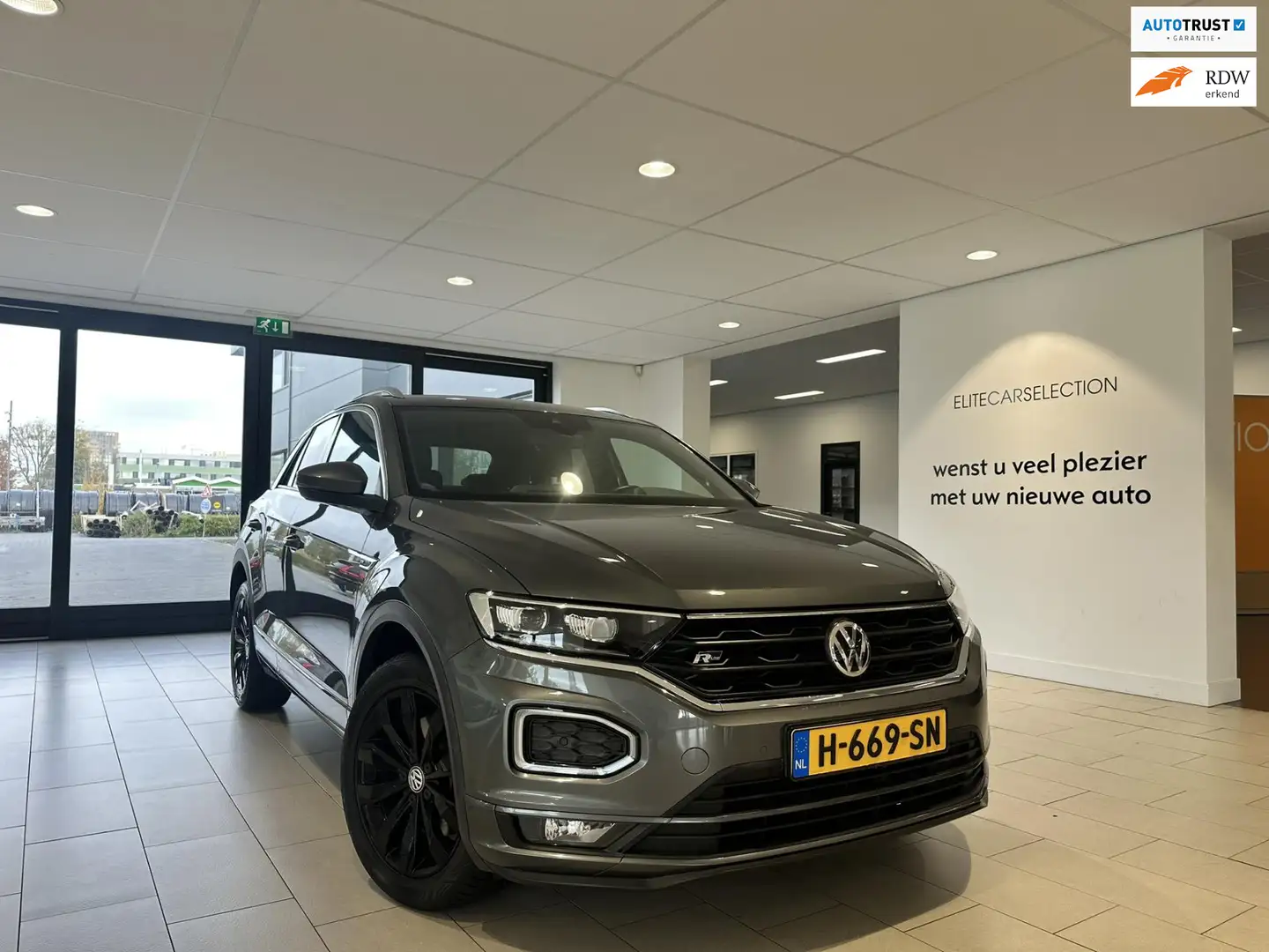 Volkswagen T-Roc 1.0 TSI R LINE Gris - 1