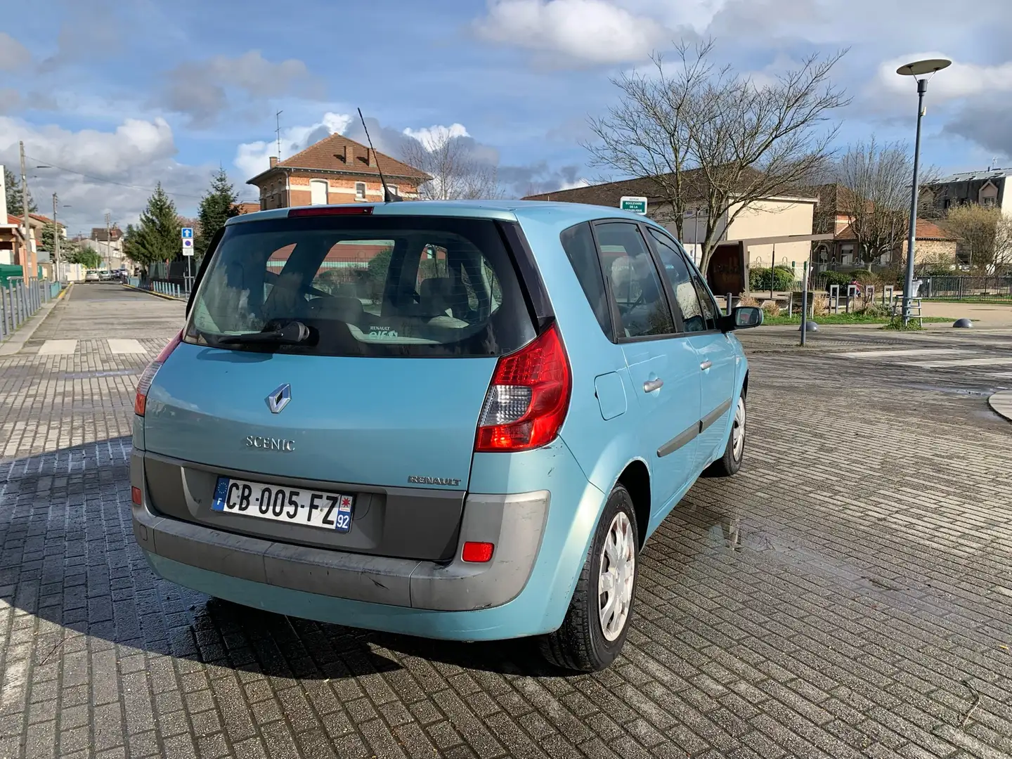 Renault Scenic 1.5 dCi 105 Carminat Bleu - 2