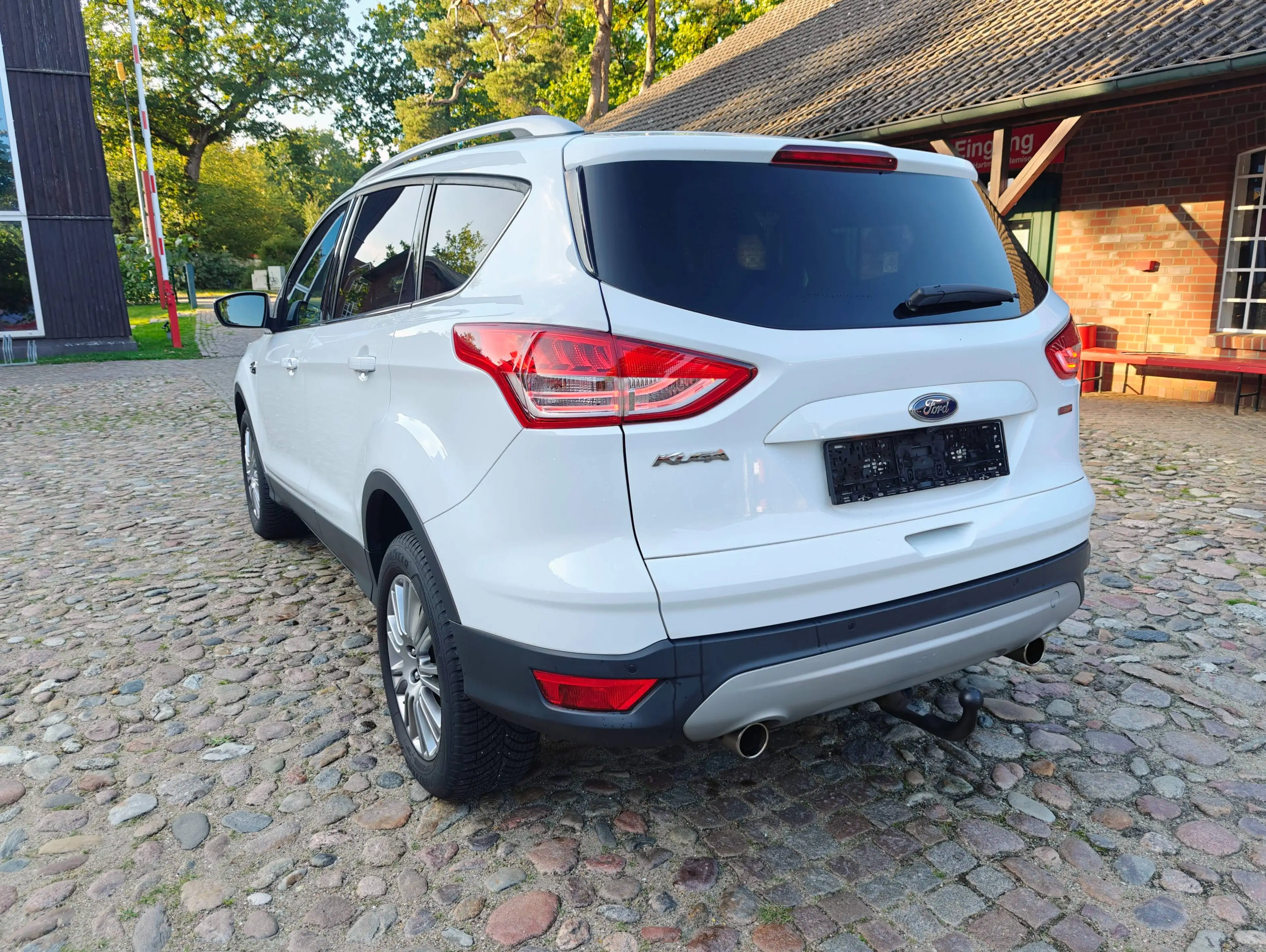 Ford Kuga Titanium 1,6 / Klimaautomatik / — photo 4