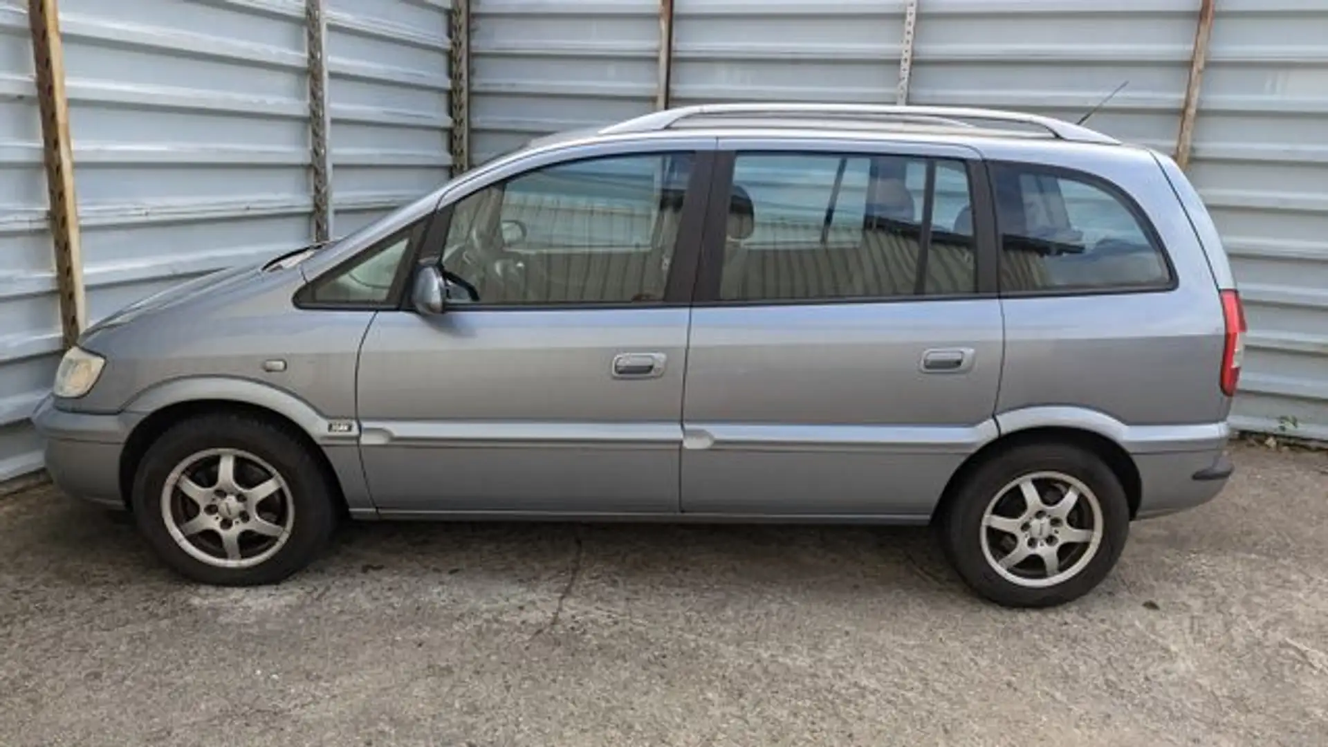 Opel Zafira A 1.8 Njoy*7 Sitze*AHK*Tüv:12/2025* Silber - 2