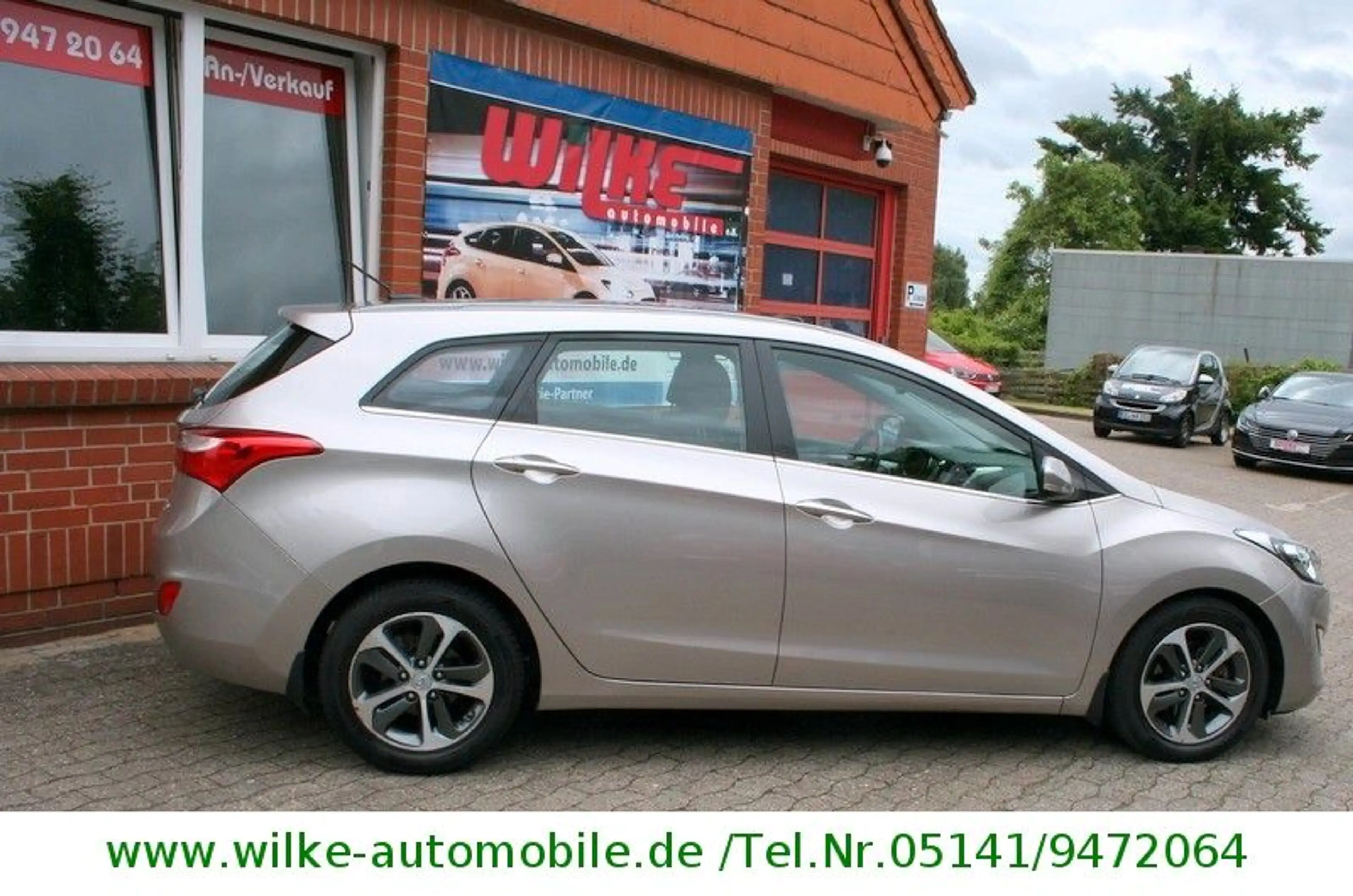 Hyundai i30 cw blue Premium+Navi+Sitzheizg.+Automatik+++ — photo 15